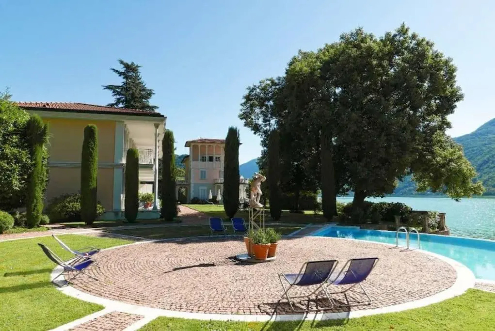 Beautiful apartment with direct access to Lake Lugano