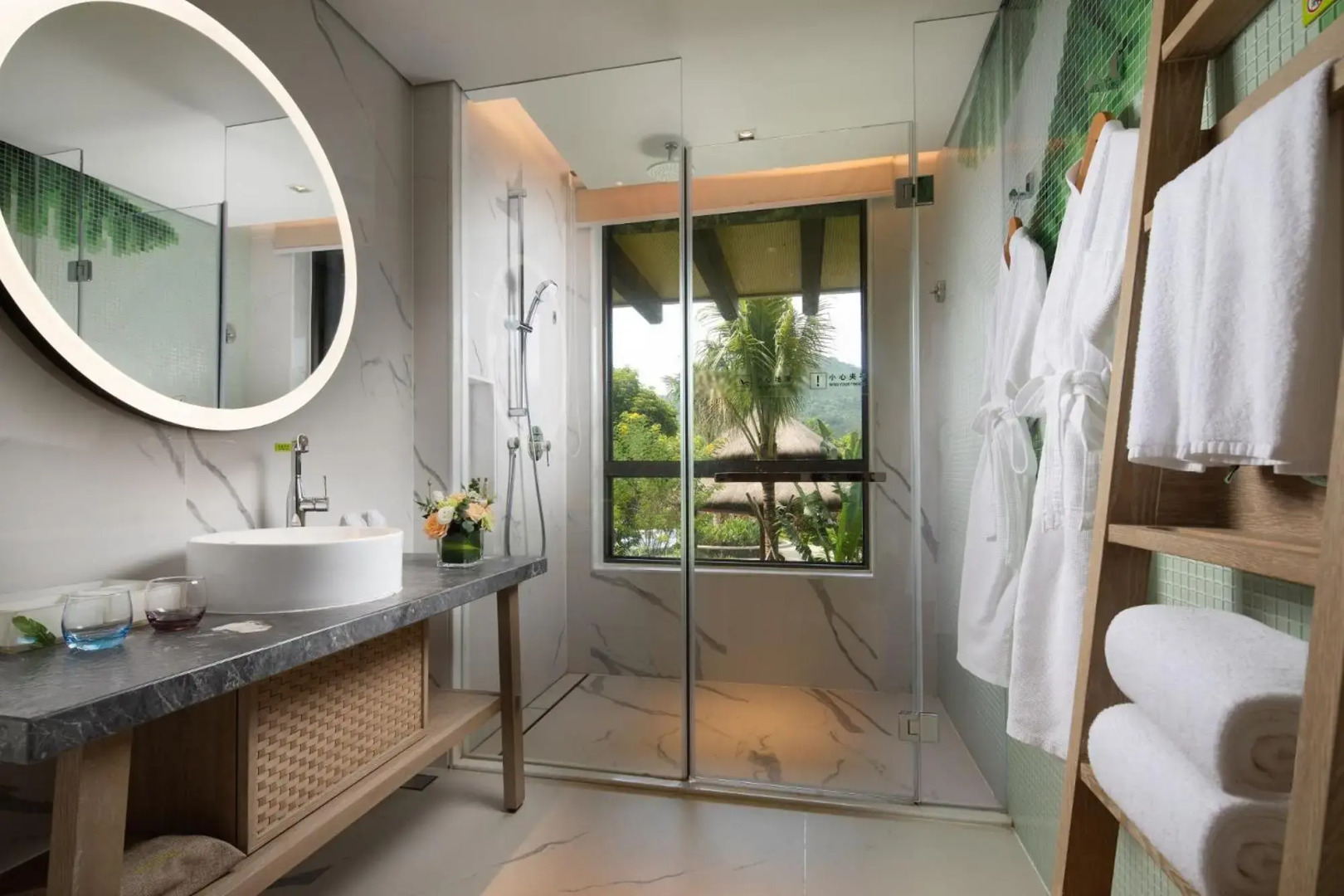 Holiday Inn Resort Qionghai Guantang by IHG