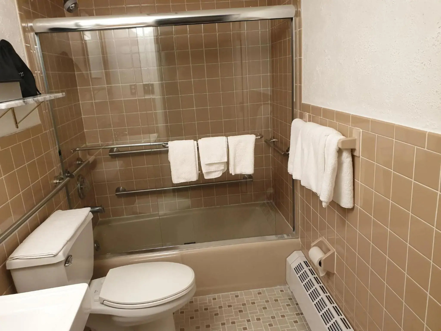 Holland Hotel Free Parking Jersey City