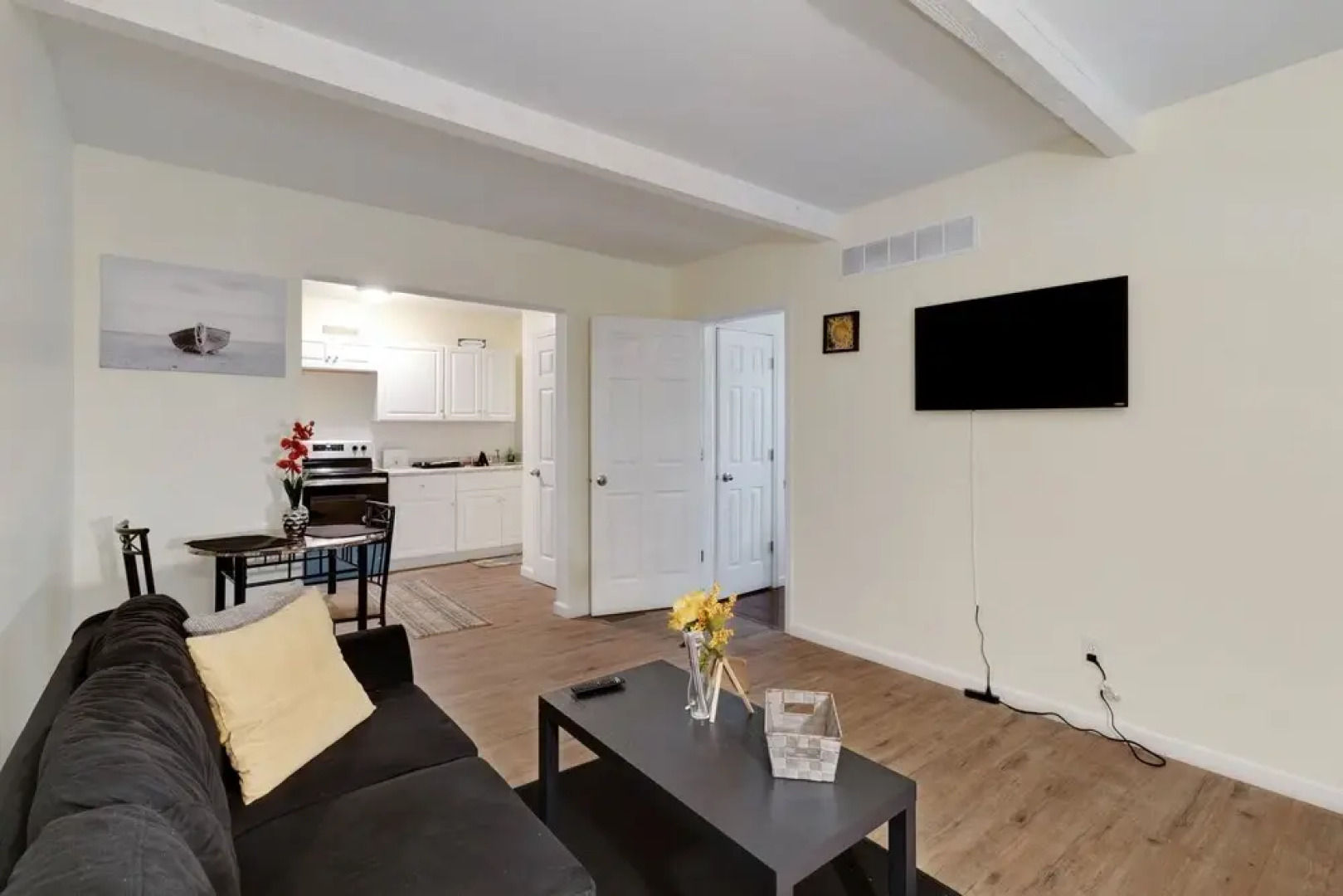 Cozy Apt Near Uc, Hospital And Zoo! Amazing Location! 1 Bedroom Apts by Redawning