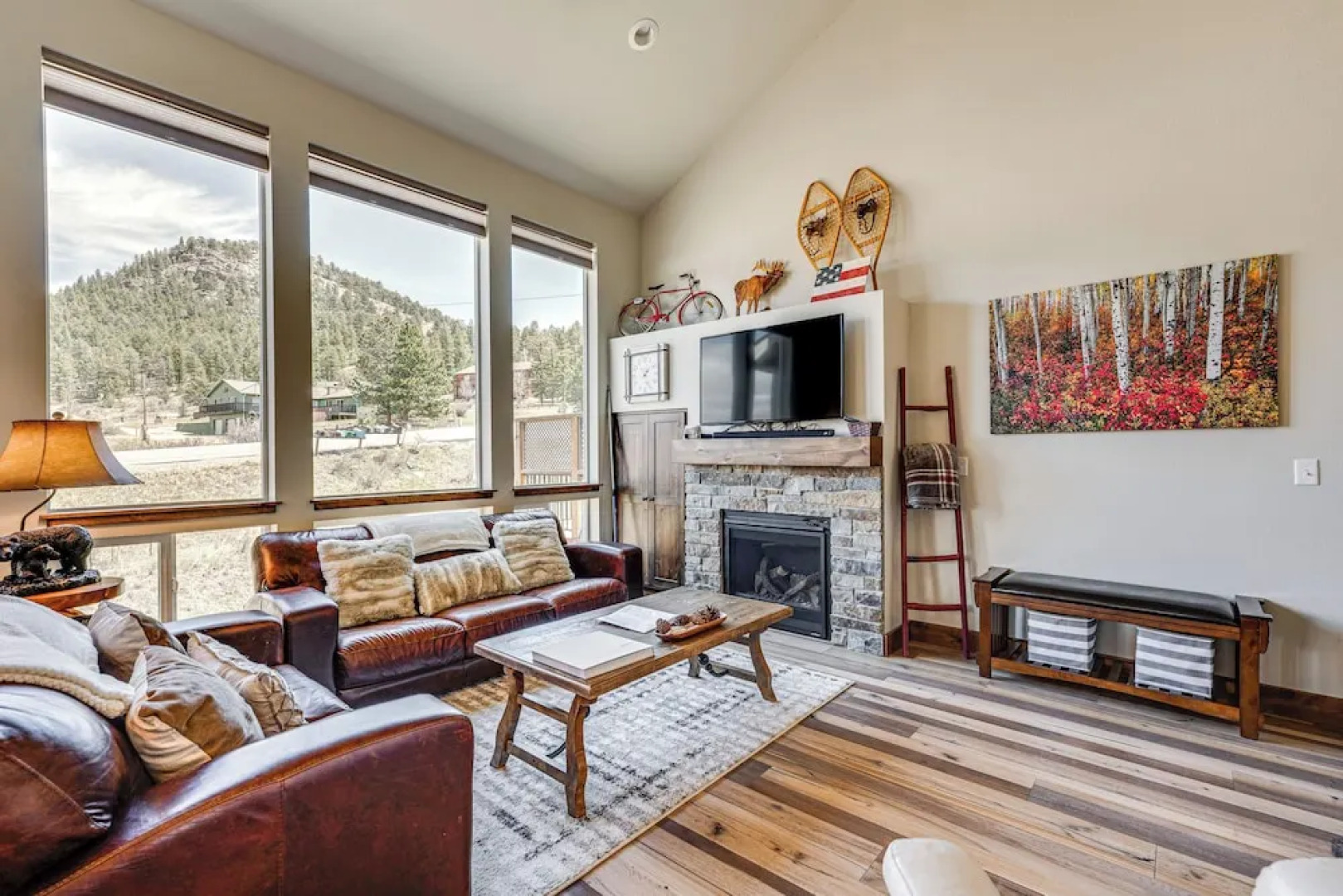 Newly Built Estes Park Townhome, 2 Miles to Rmnp!