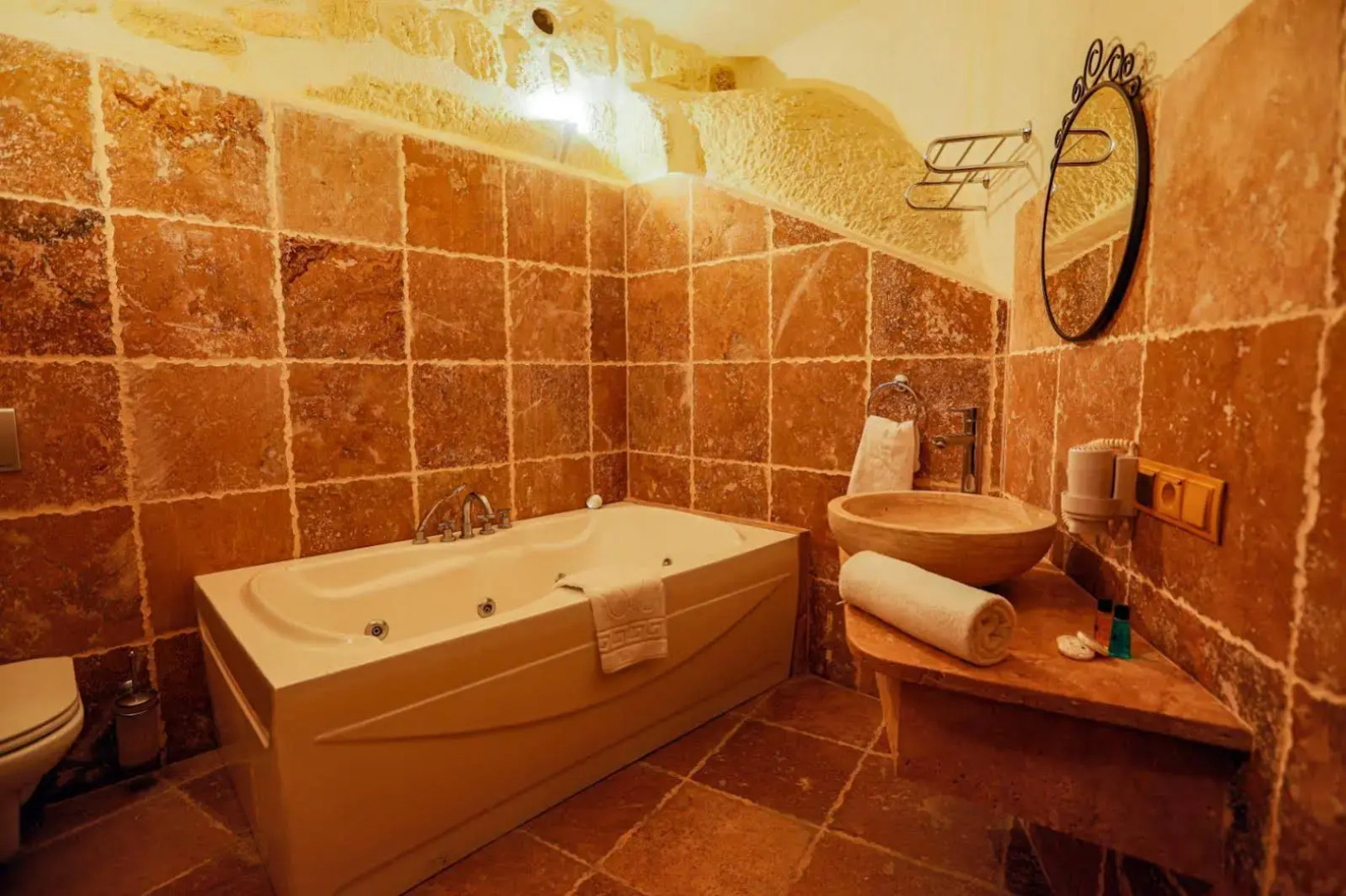 Sinasos Palace Cave Hotel