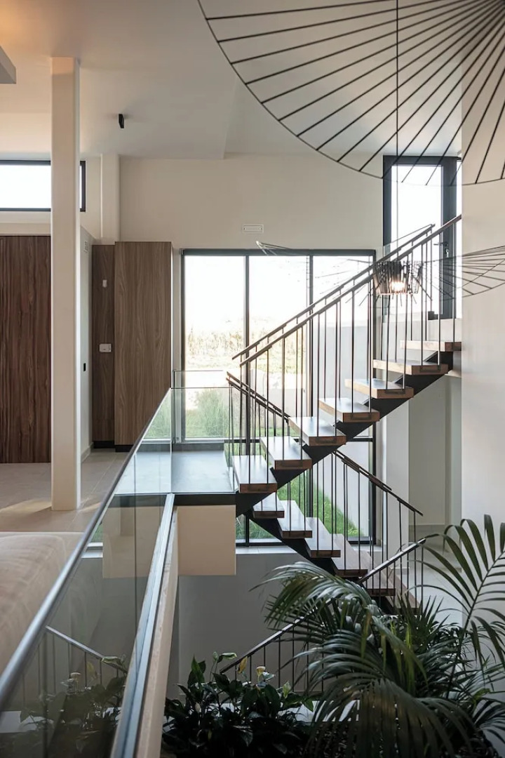 Pnoe Sea Front Experience