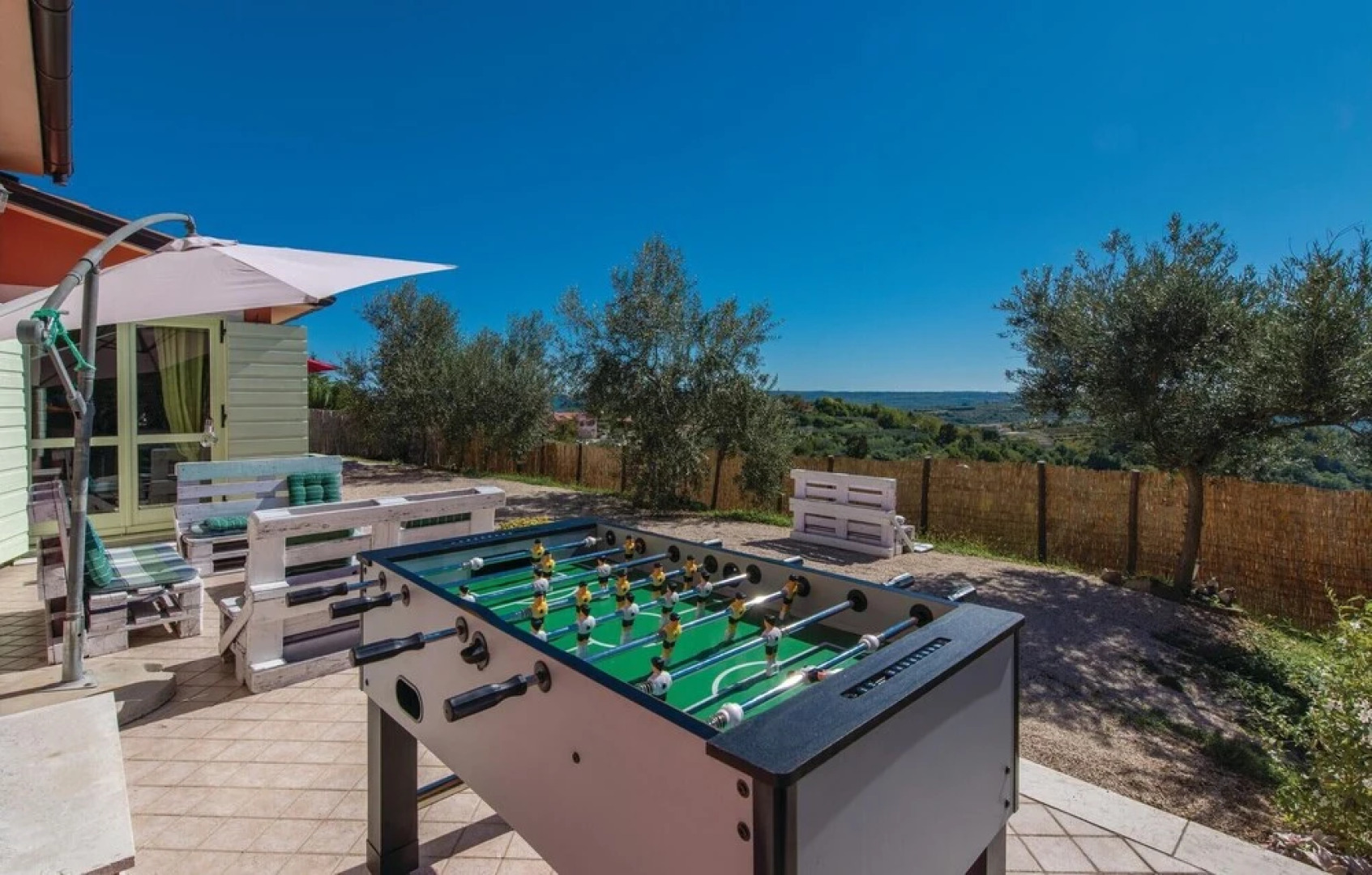 Beautiful Home in Buje With Wifi and 4 Bedrooms