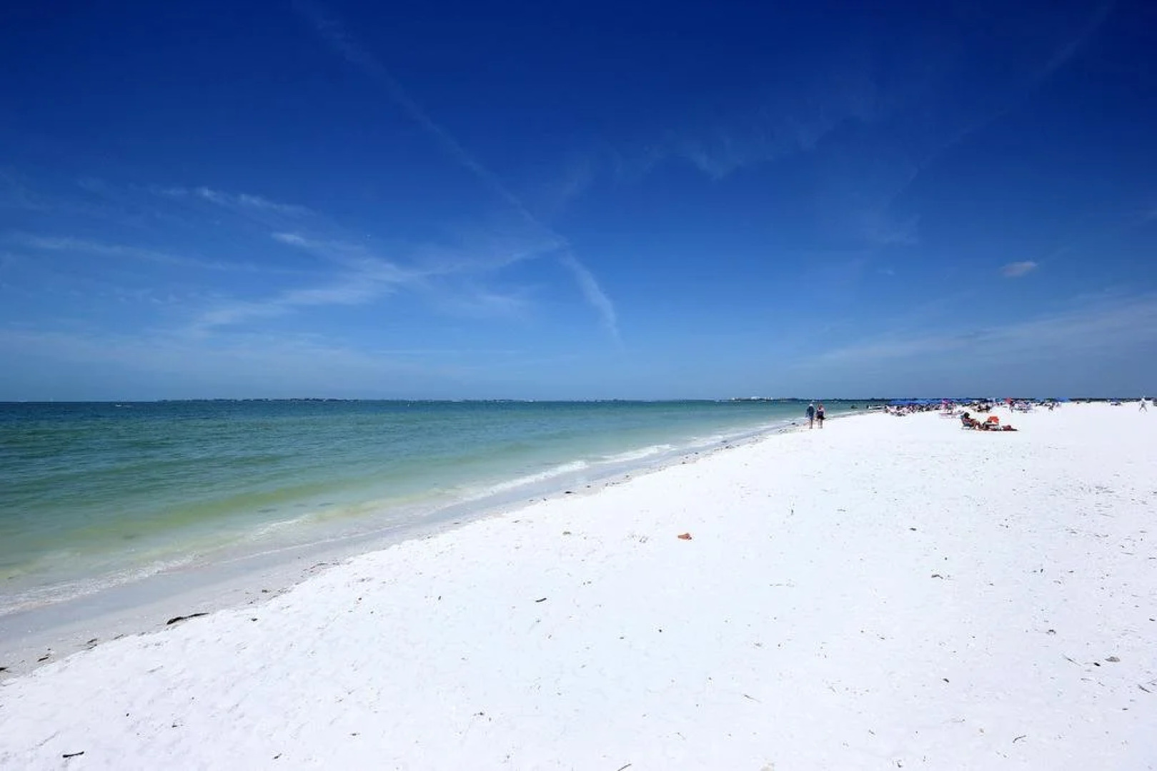 Pelican Beach Beach Front 4 s 4 Br home by RedAwning