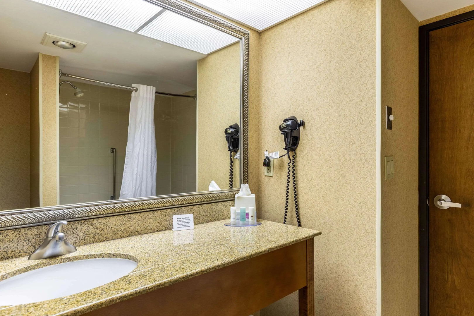 Tulsa Square Hotel Central, I-44 By OYO