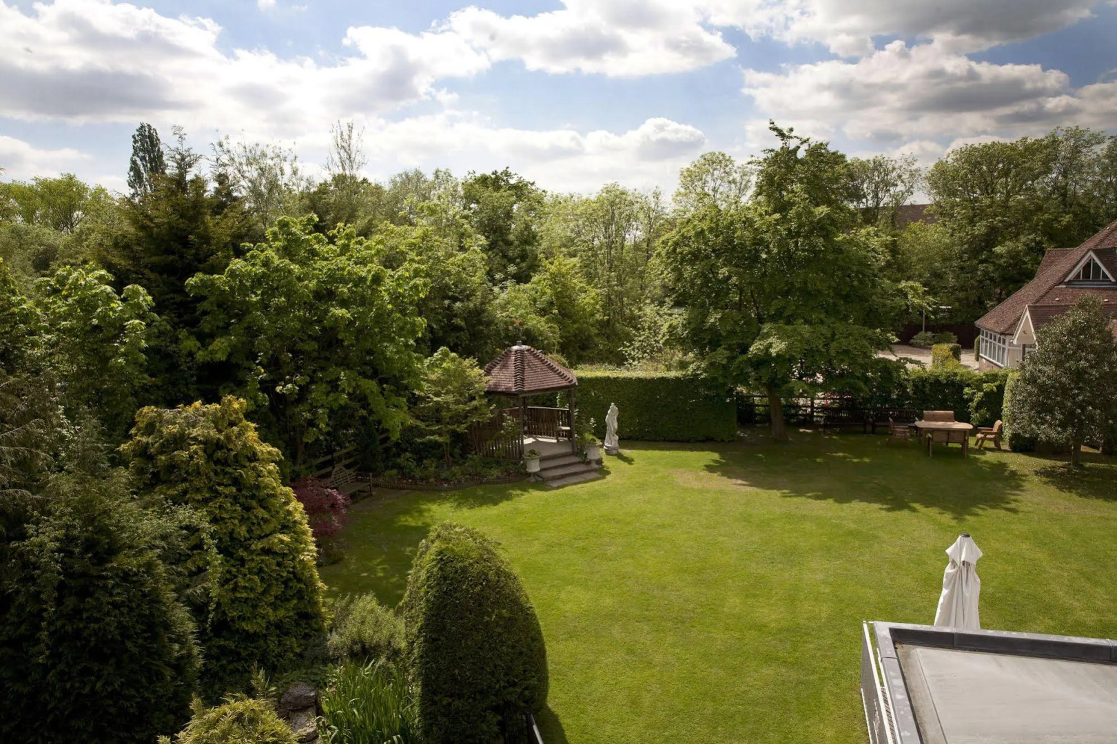 Little Silver Country Hotel