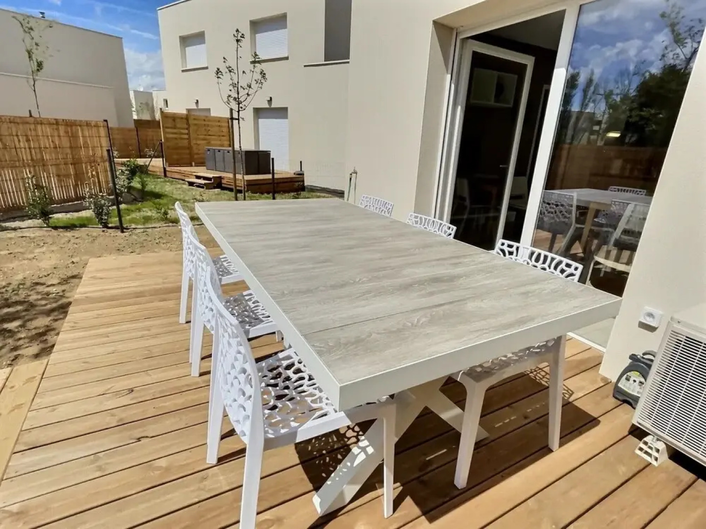 Pleasant Maisonette With Terrace Near the sea