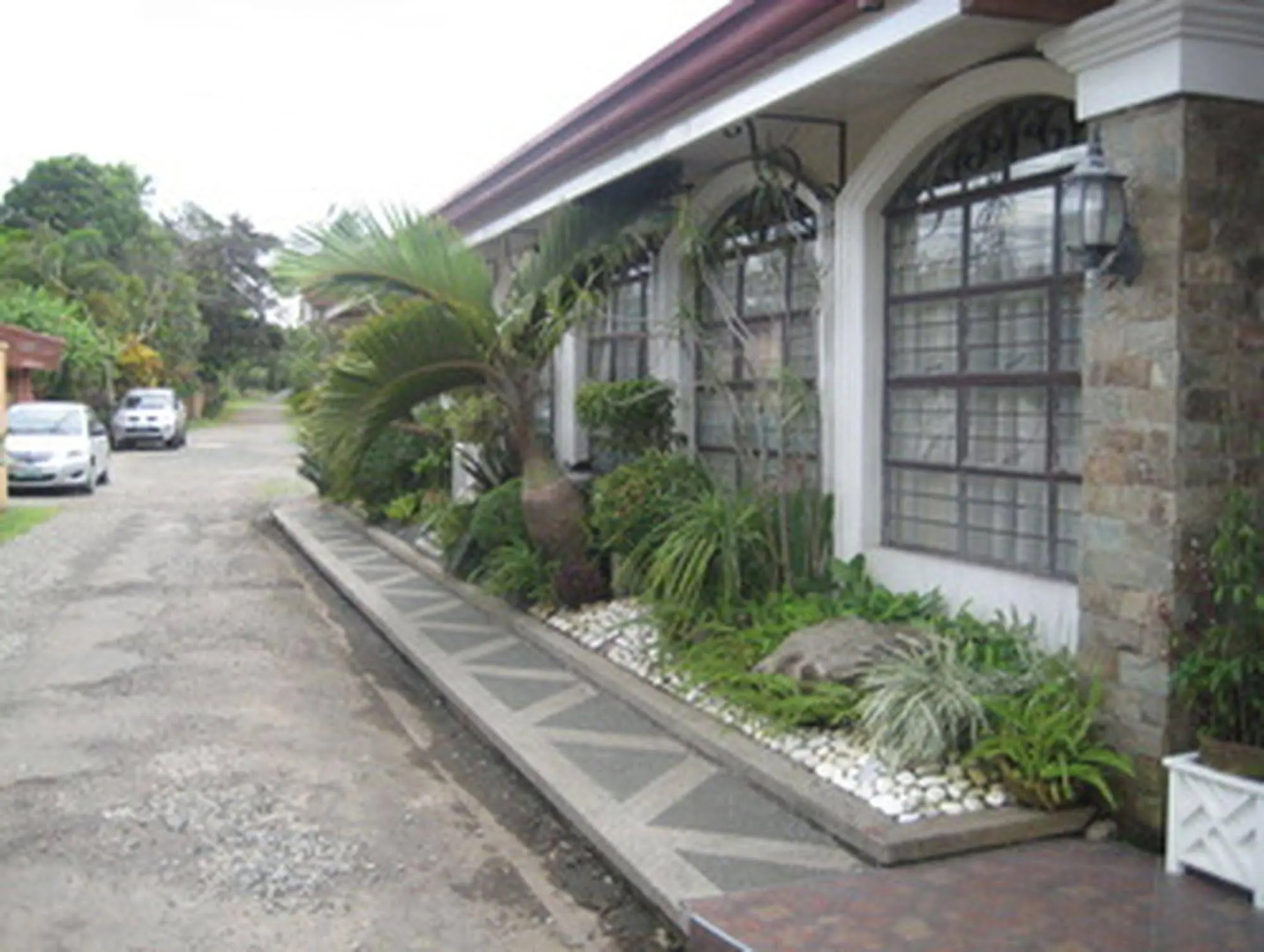 G and E Garden Pavilion  and La Verandah Hotel