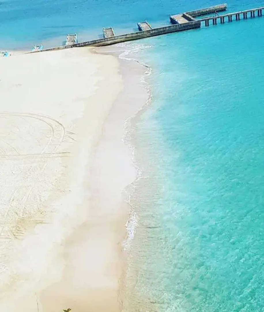 Summer all year! Oceanfront with Pool A/C