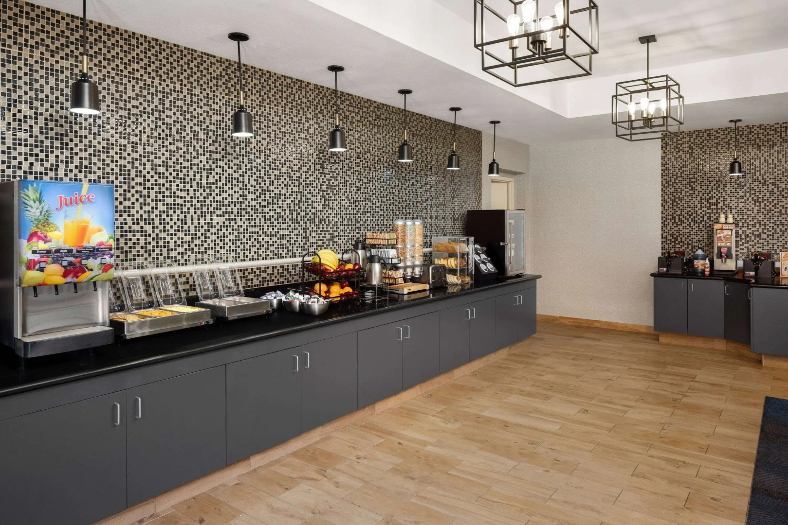 La Quinta Inn & Suites by Wyndham Santa Clarita - Valencia