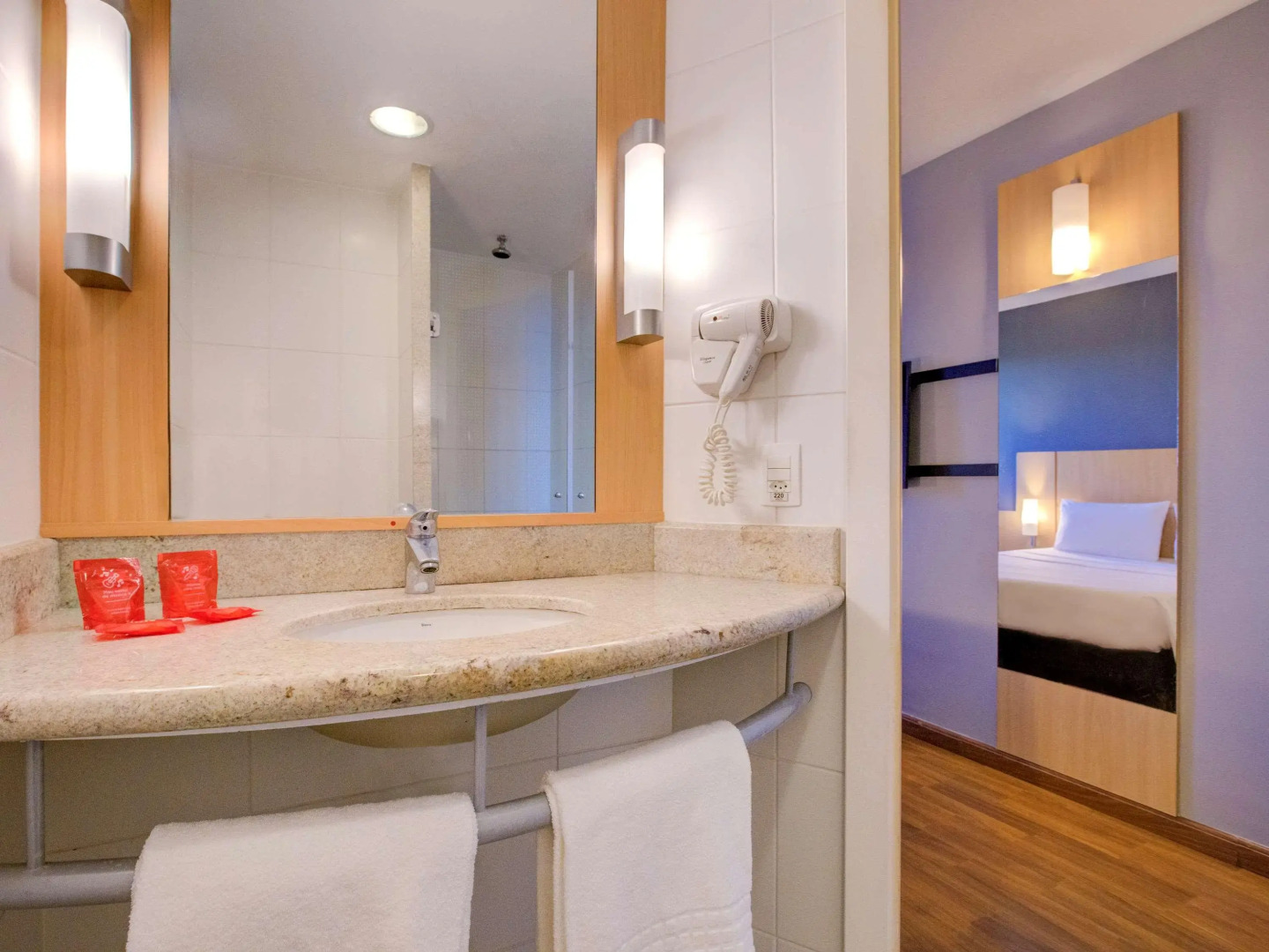 ibis Vitoria Praia de Camburi