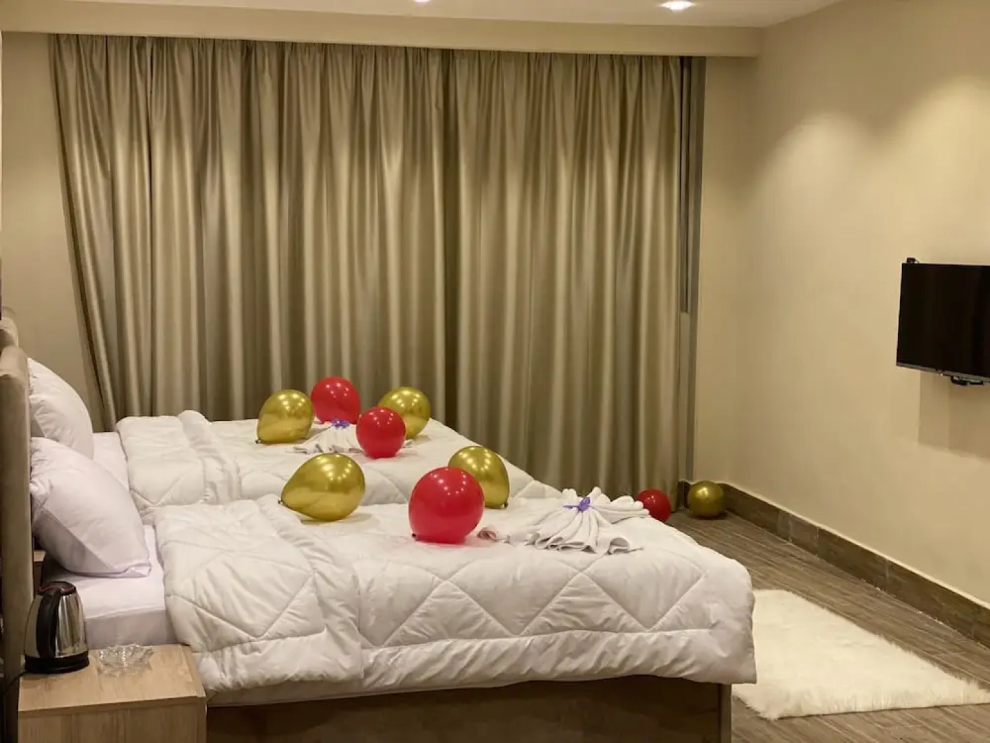 King of Pharaohs Pyramids View