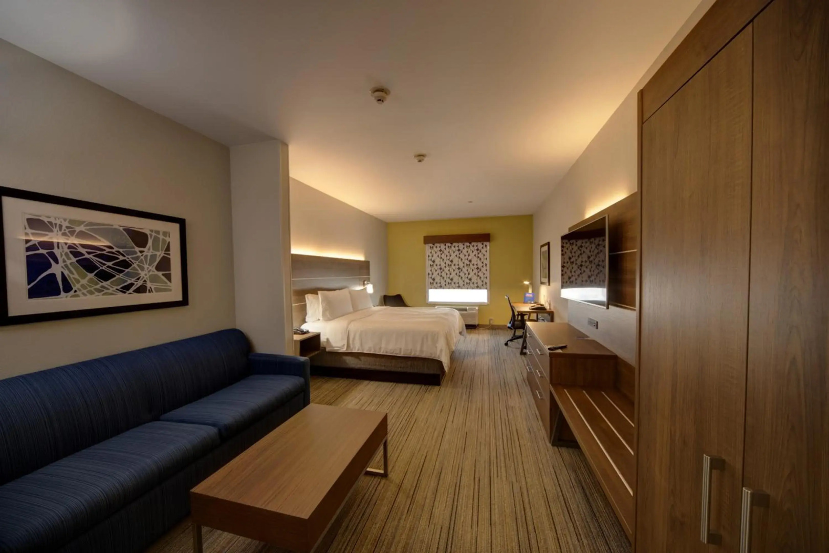 Holiday Inn Express & Suites Oklahoma City West-Yukon by IHG