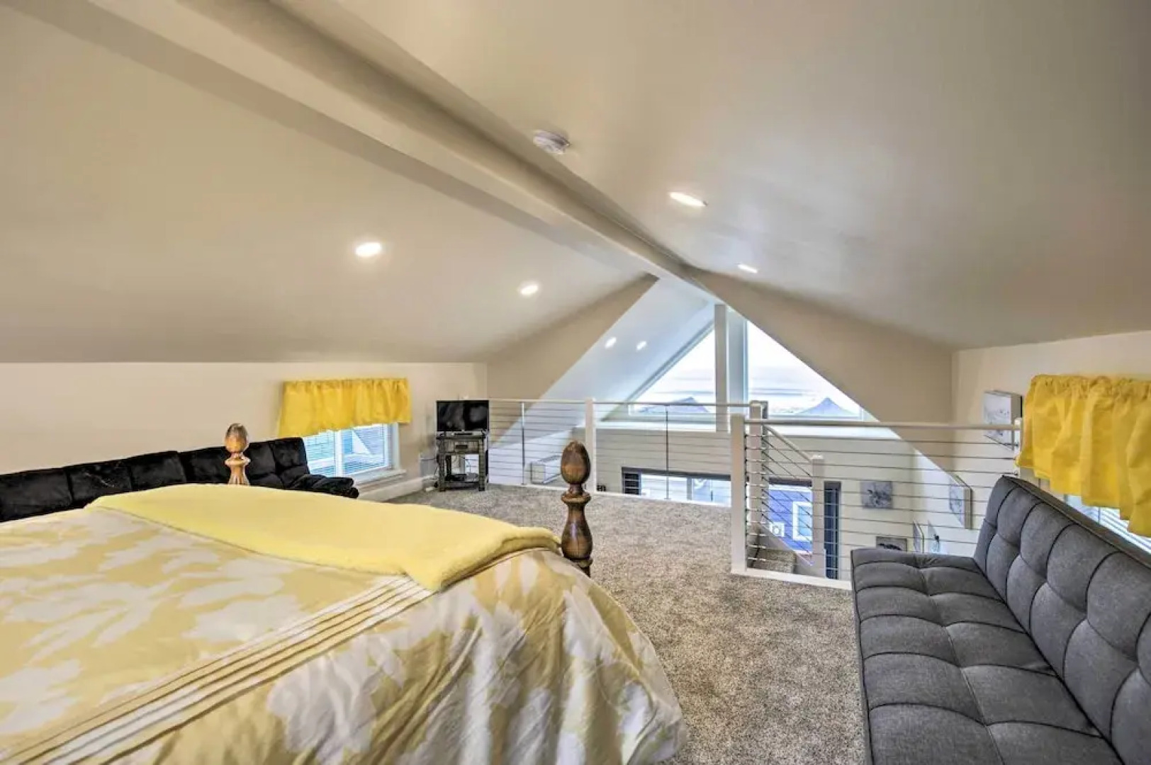 Peaceful Winter Retreat: Oregon Coastline Beach!