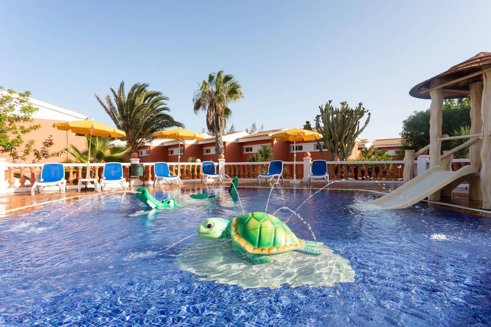 Apartamentos Globales Costa Tropical