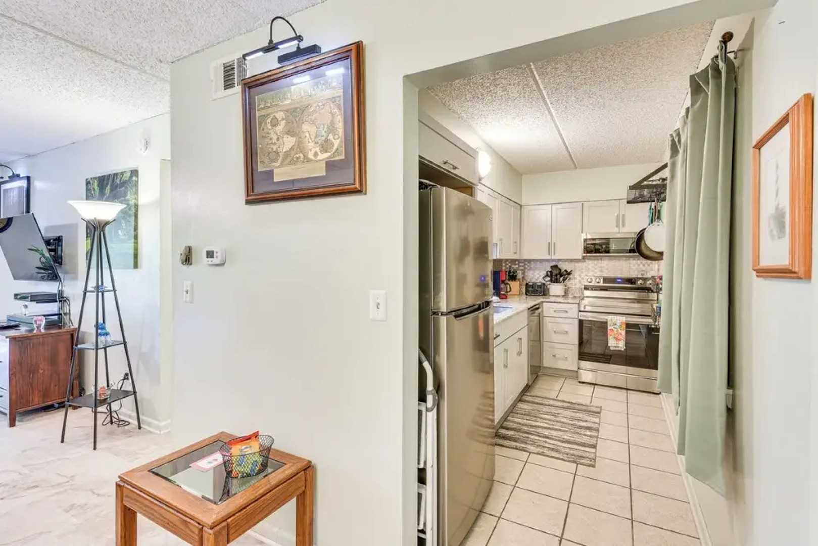 Pool & Beach Access: Lovely Mary Esther Condo!