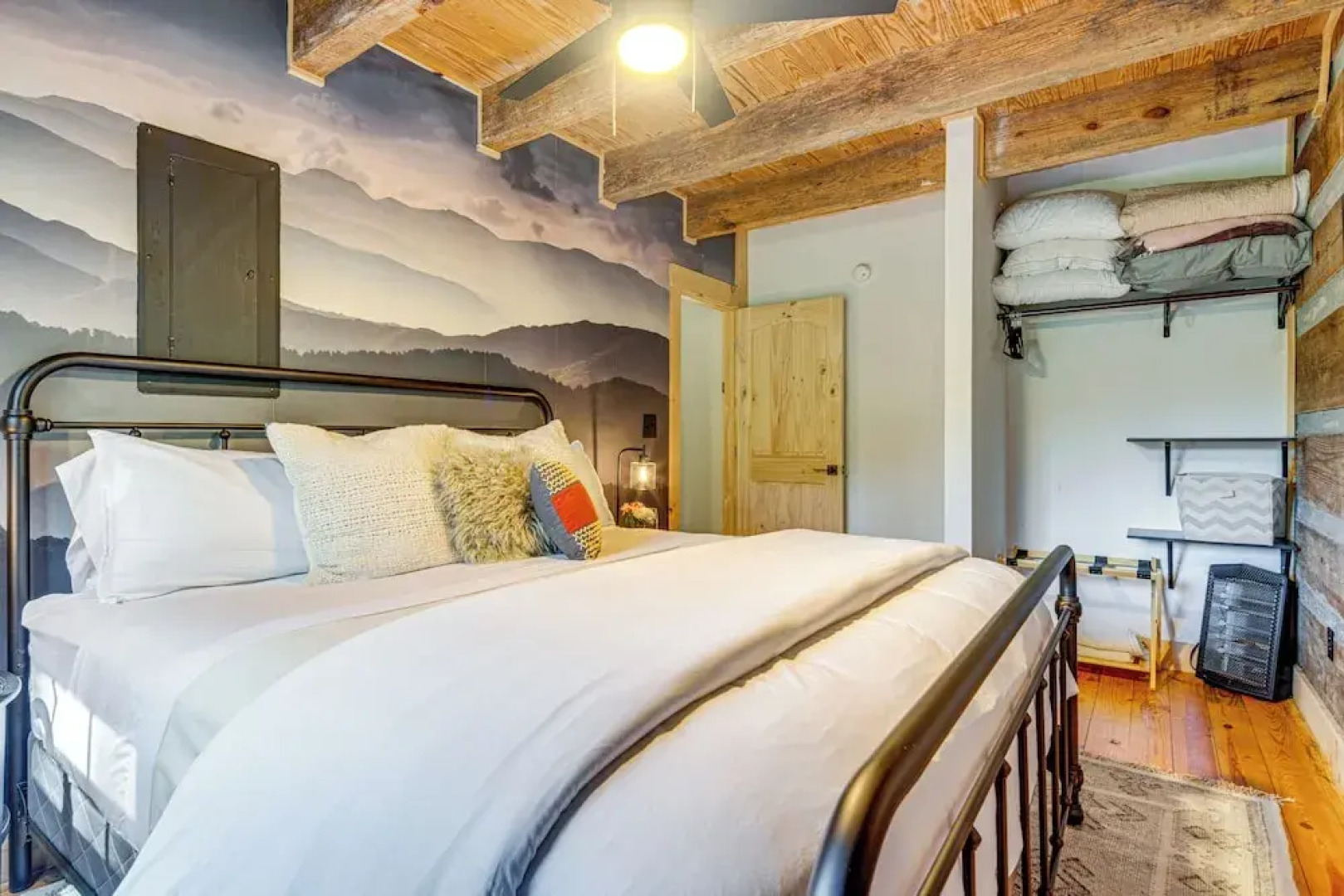 Hot Tub, Fire Pit & Creek Access: Whittier Cabin!