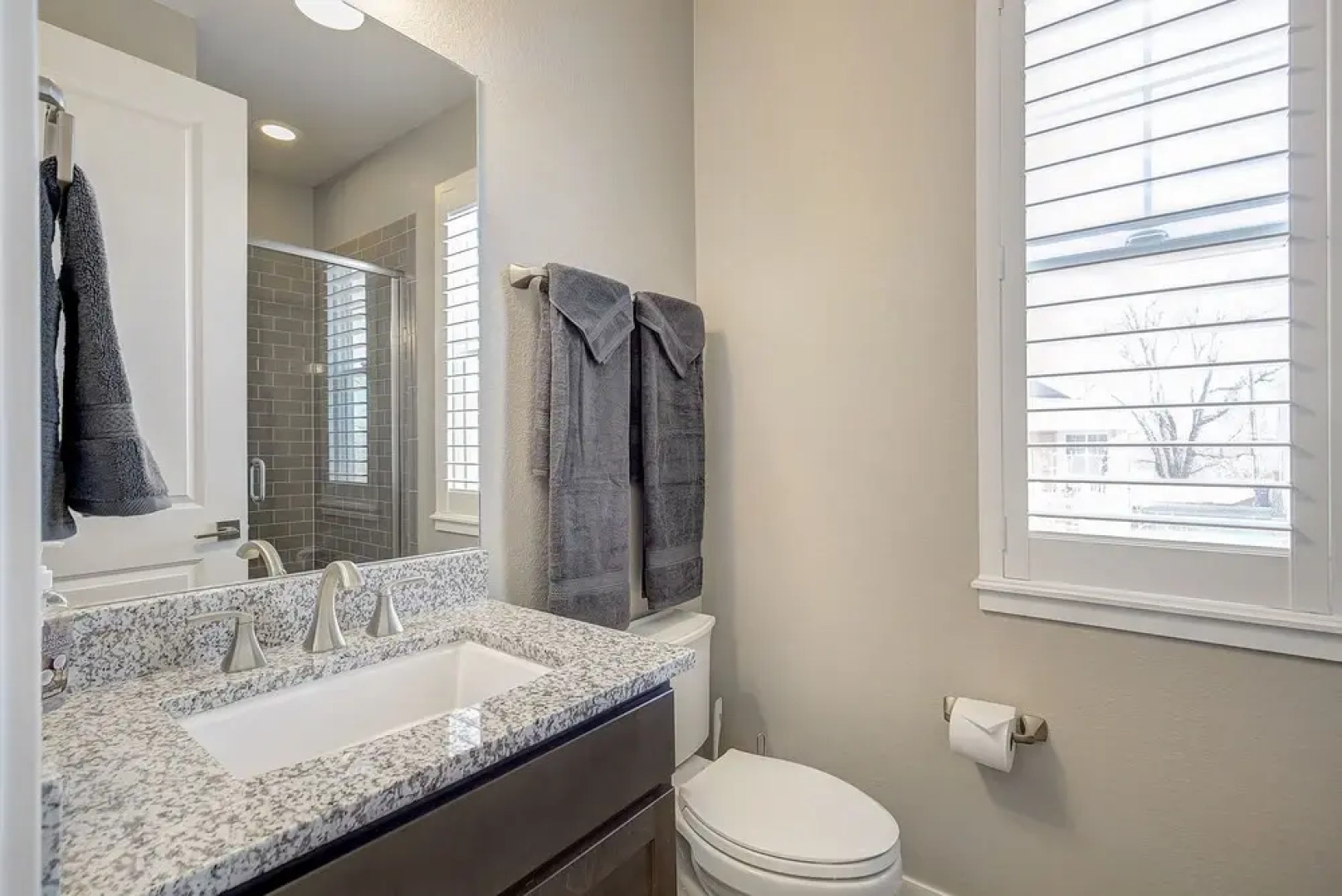 Beautiful New Denver Home! Sleeps 12!