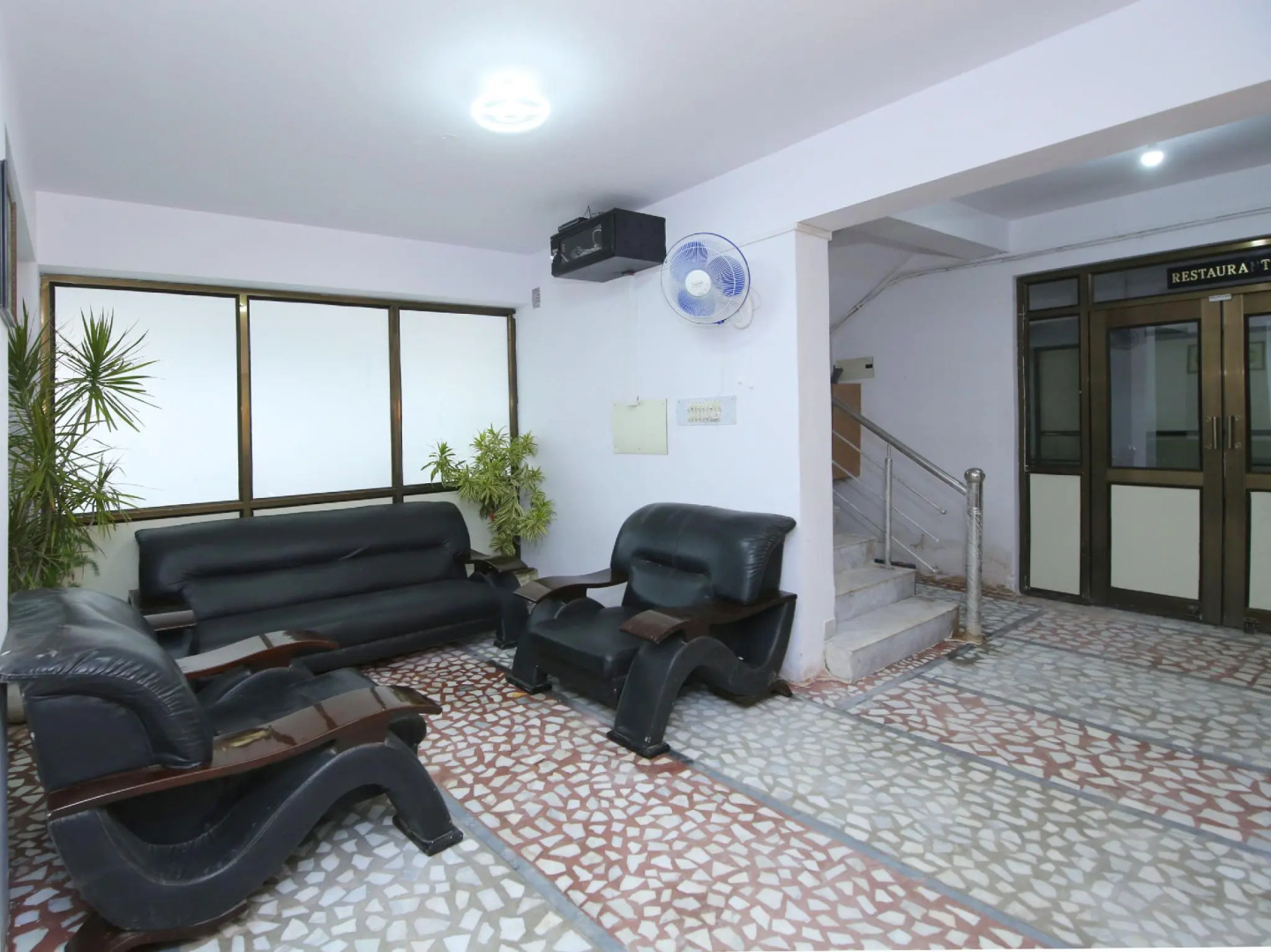 OYO 15094 Sukooon City View