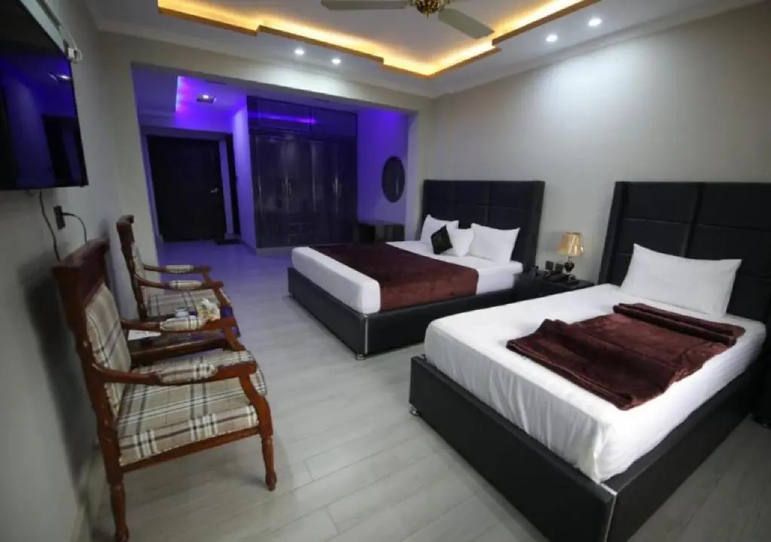 Khan Continental Hotel & Restaurant