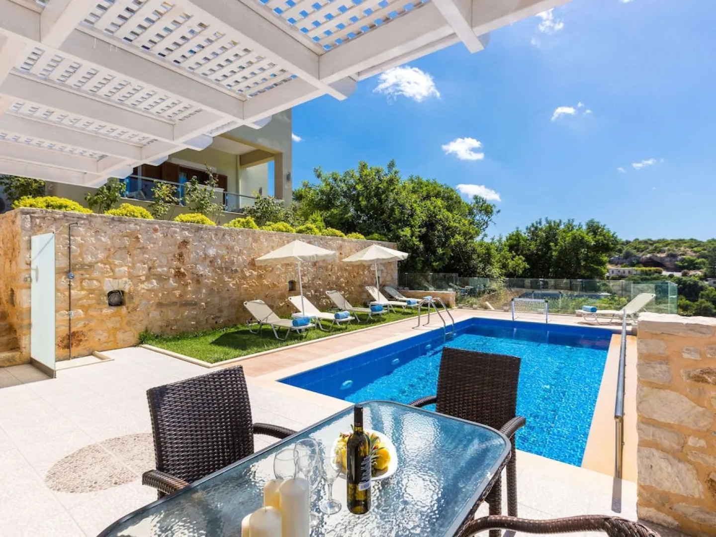 Villa in Crete With Private Pool & Beaches Nearby