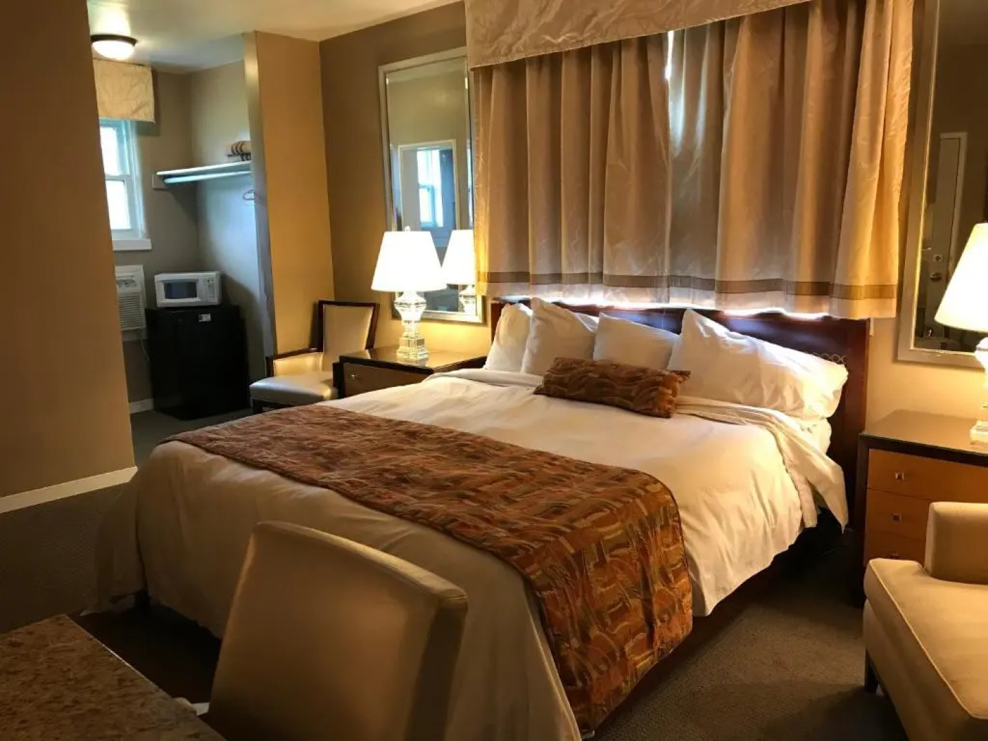 Cardinal Court Motel