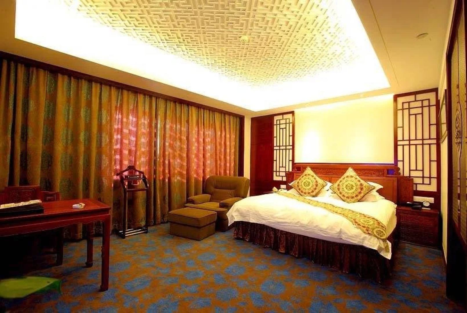 Huzhou Wuxing Crown Hotel