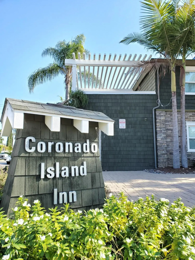 Coronado Island Inn