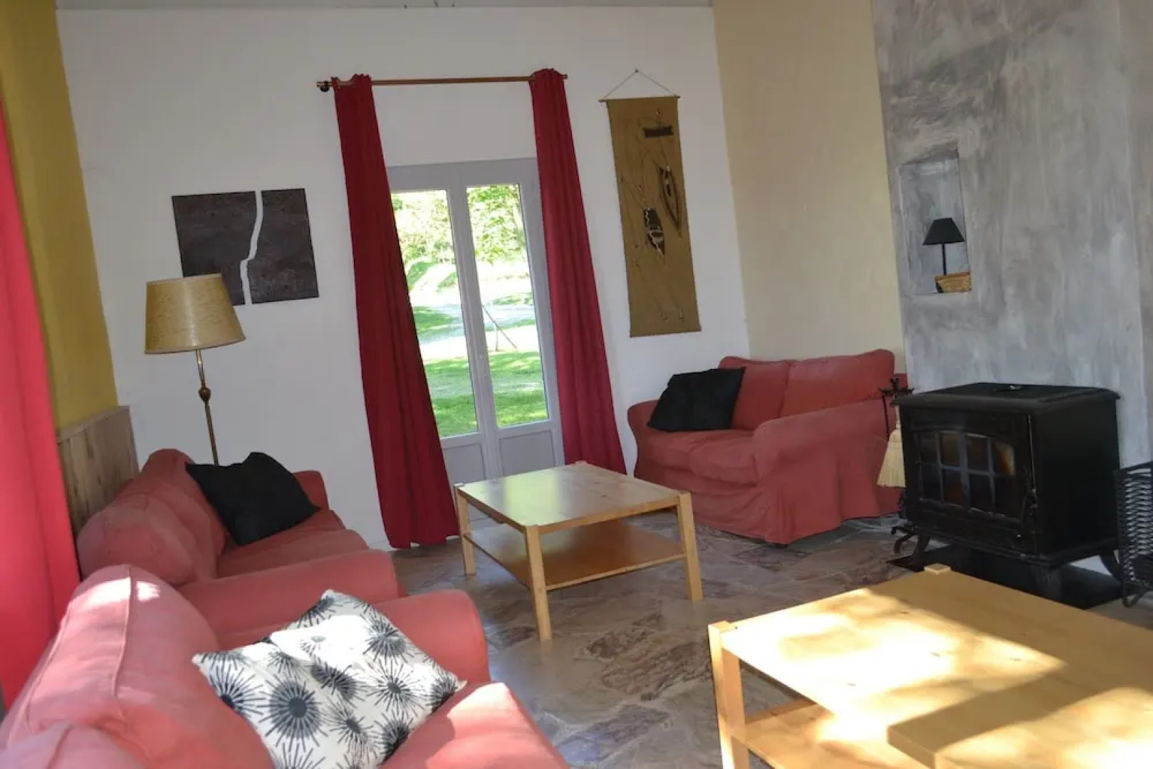 Villa With 5 Bedrooms in Laurac, With Wonderful Mountain View, Pool Ac