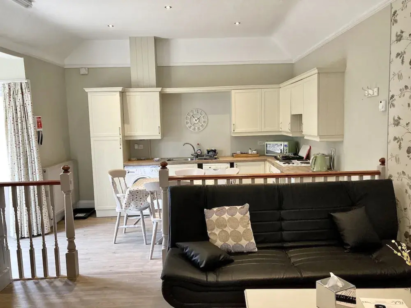 Pinewood Cottage Deluxe Self Catering Apartments