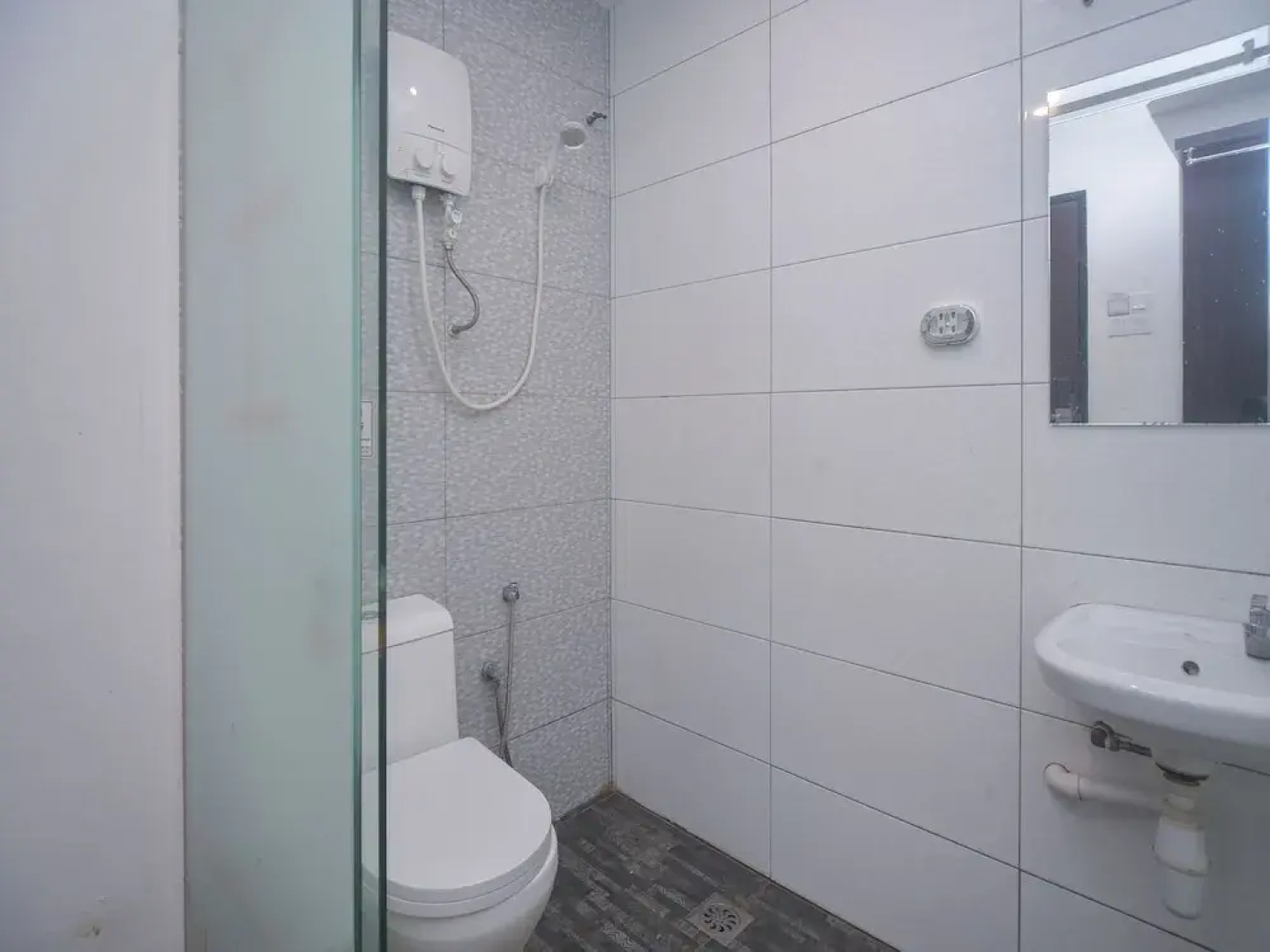 Oyo 44052 Seven Hotel