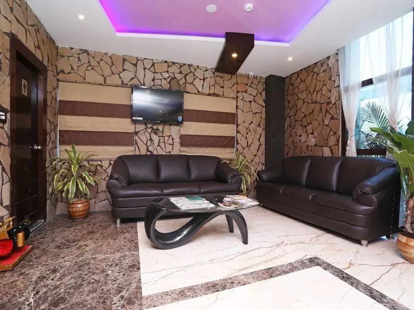 The Dolphin Palace By OYO Rooms