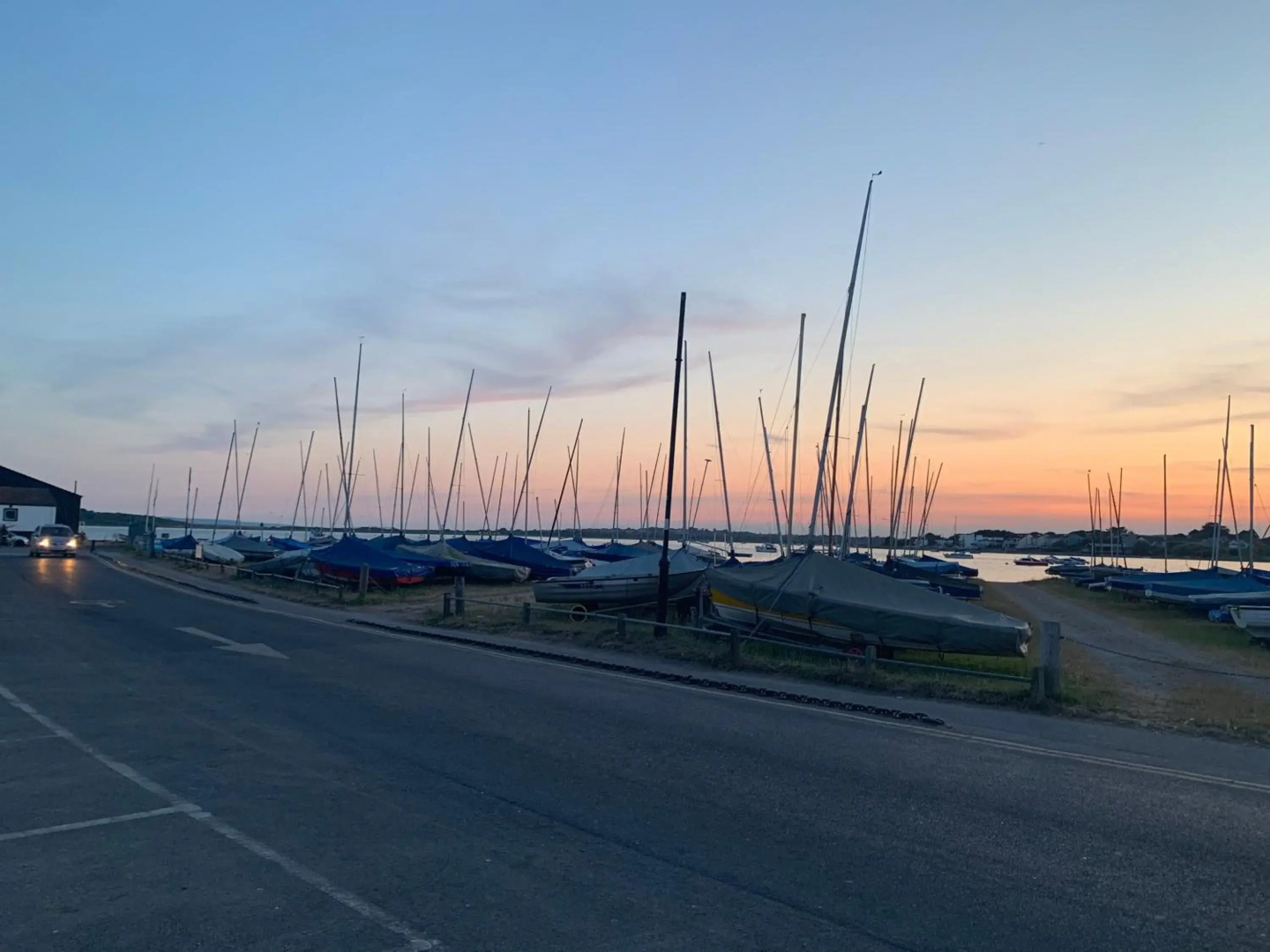 Forest & beach access Naish park