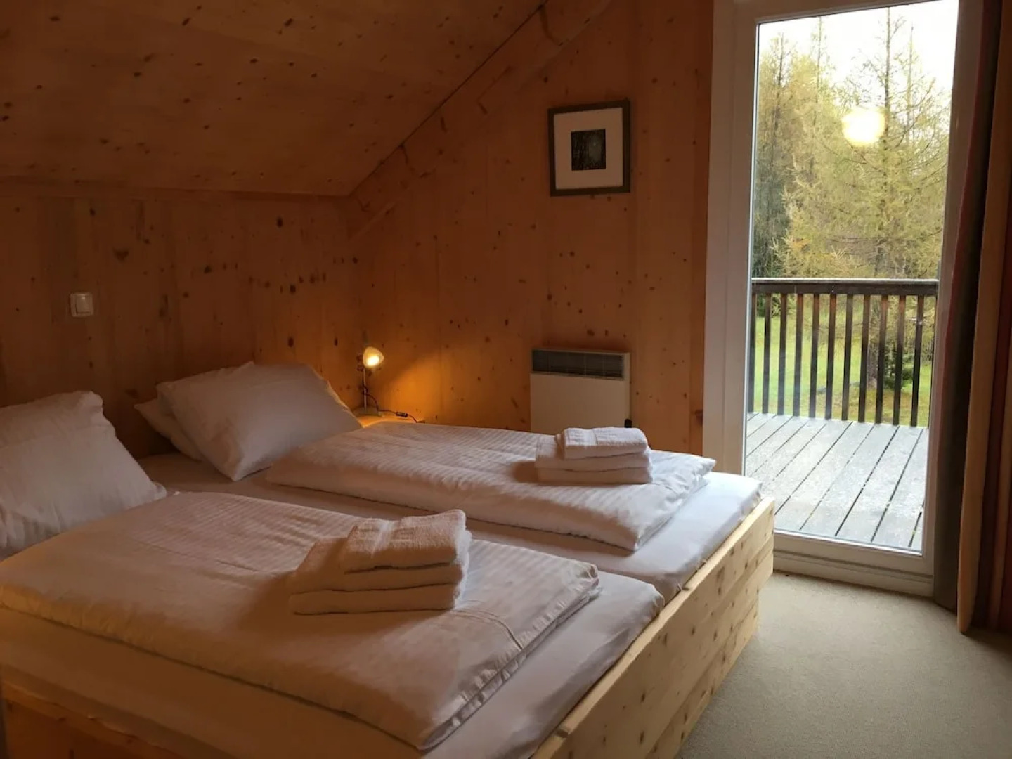 Detached Wooden Chalet with Sauna near Kreischberg