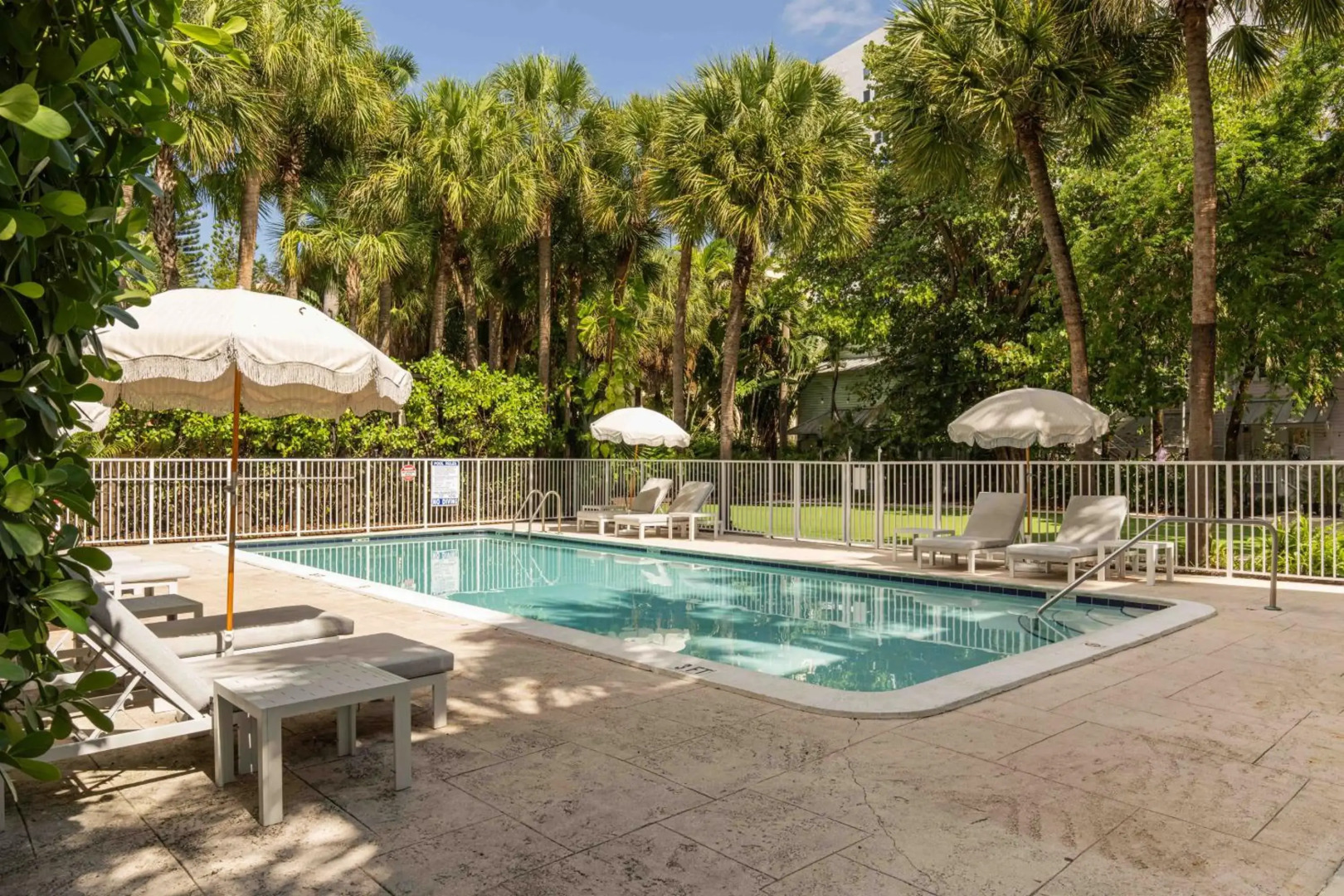 Miami River Inn By Renzzi