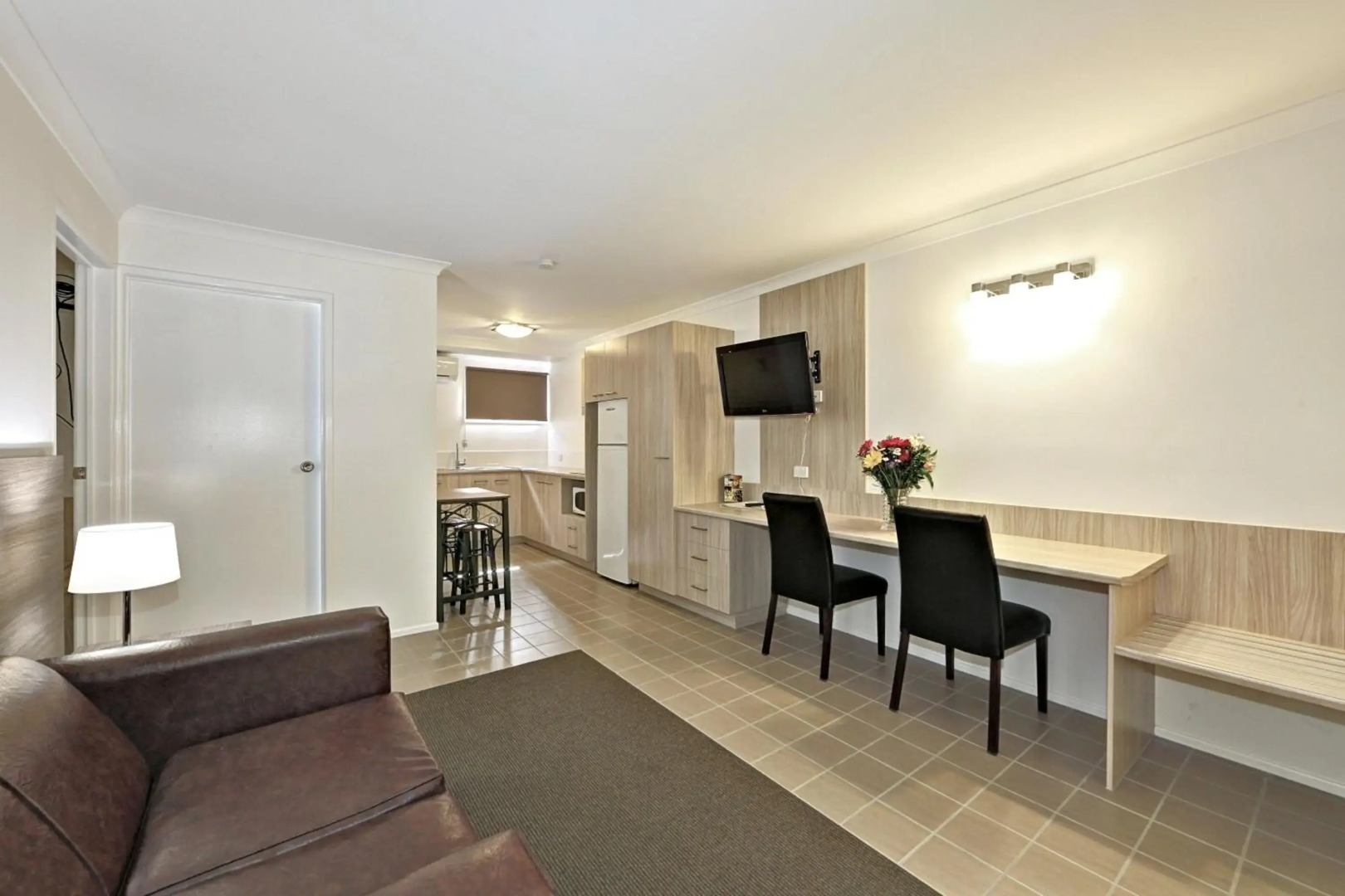 Smart Motel Bert Hinkler