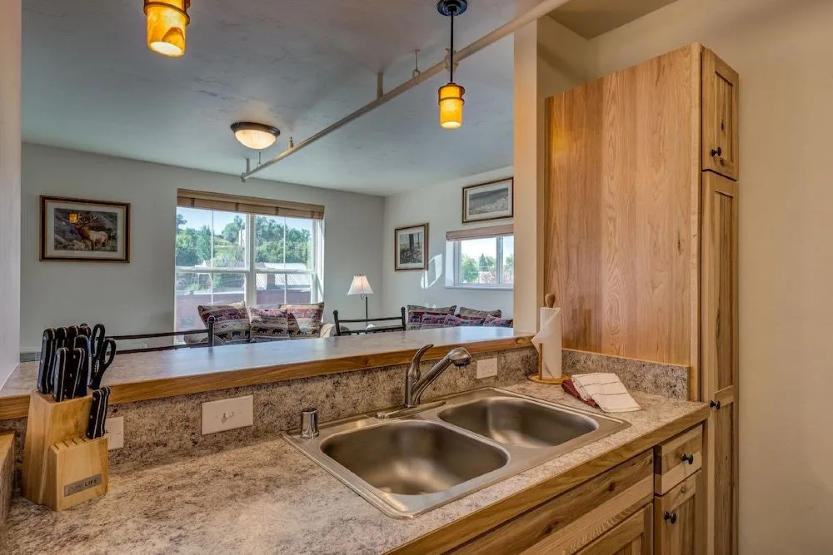 HiWay 40 Grill and Lodge