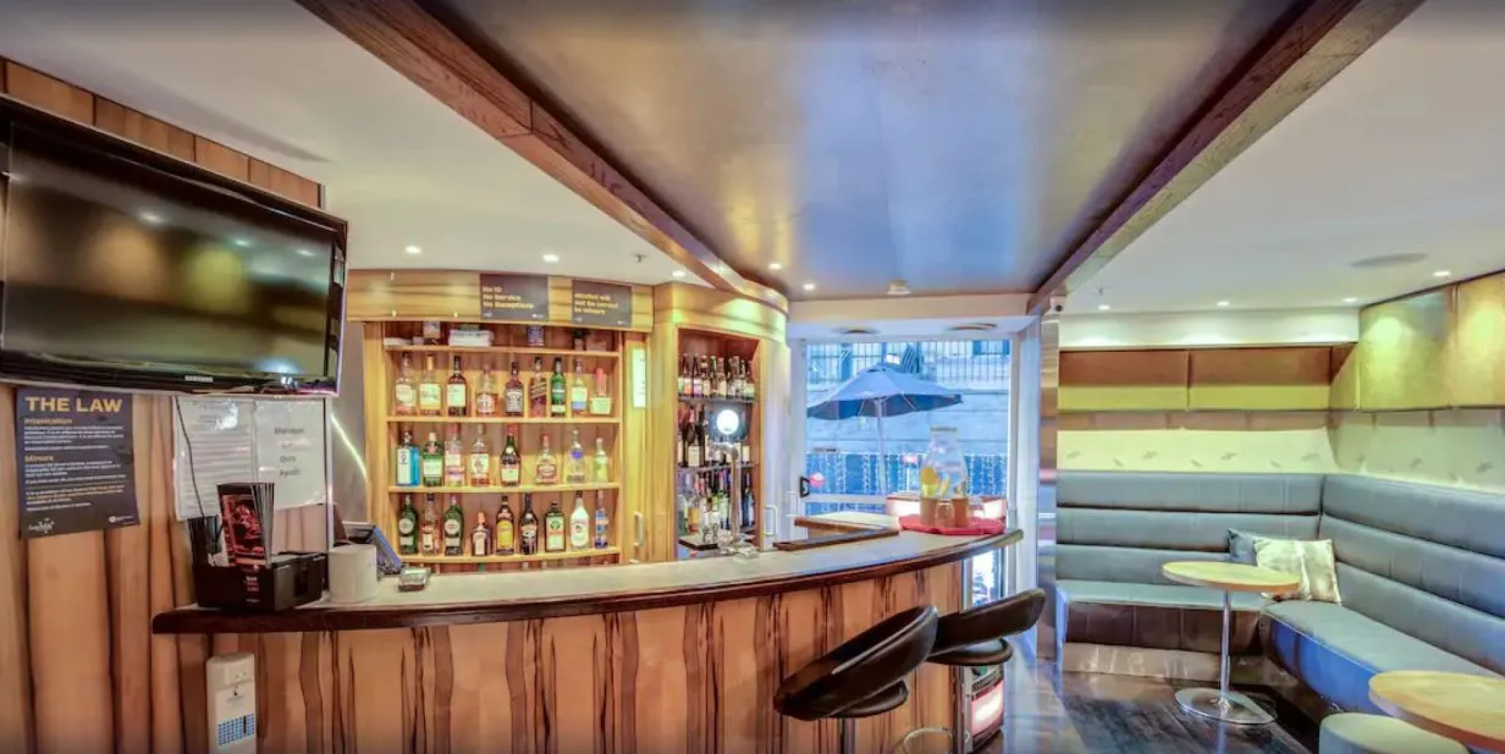 The Quadrant Hotel & Suites