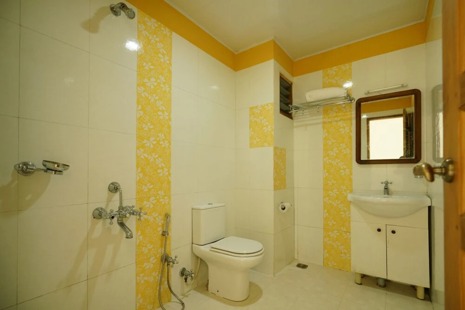 OYO 24059 Munnar Crown