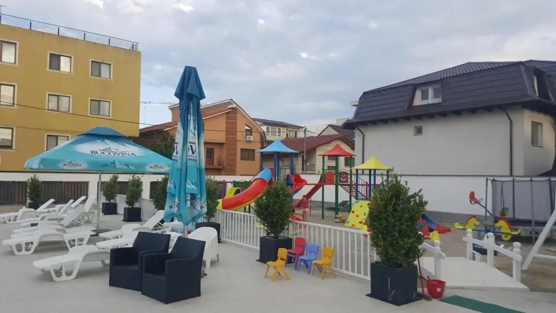 Sangria Luxury Family