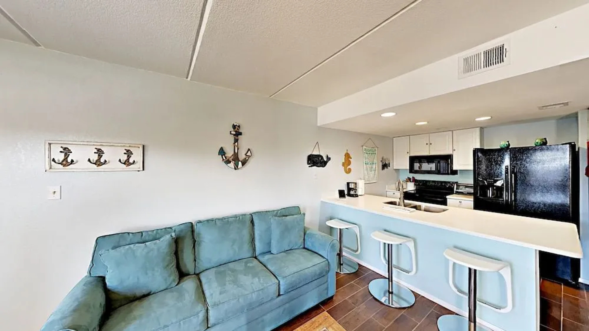 121E Venus Lane Condo - 1 Br condo by RedAwning