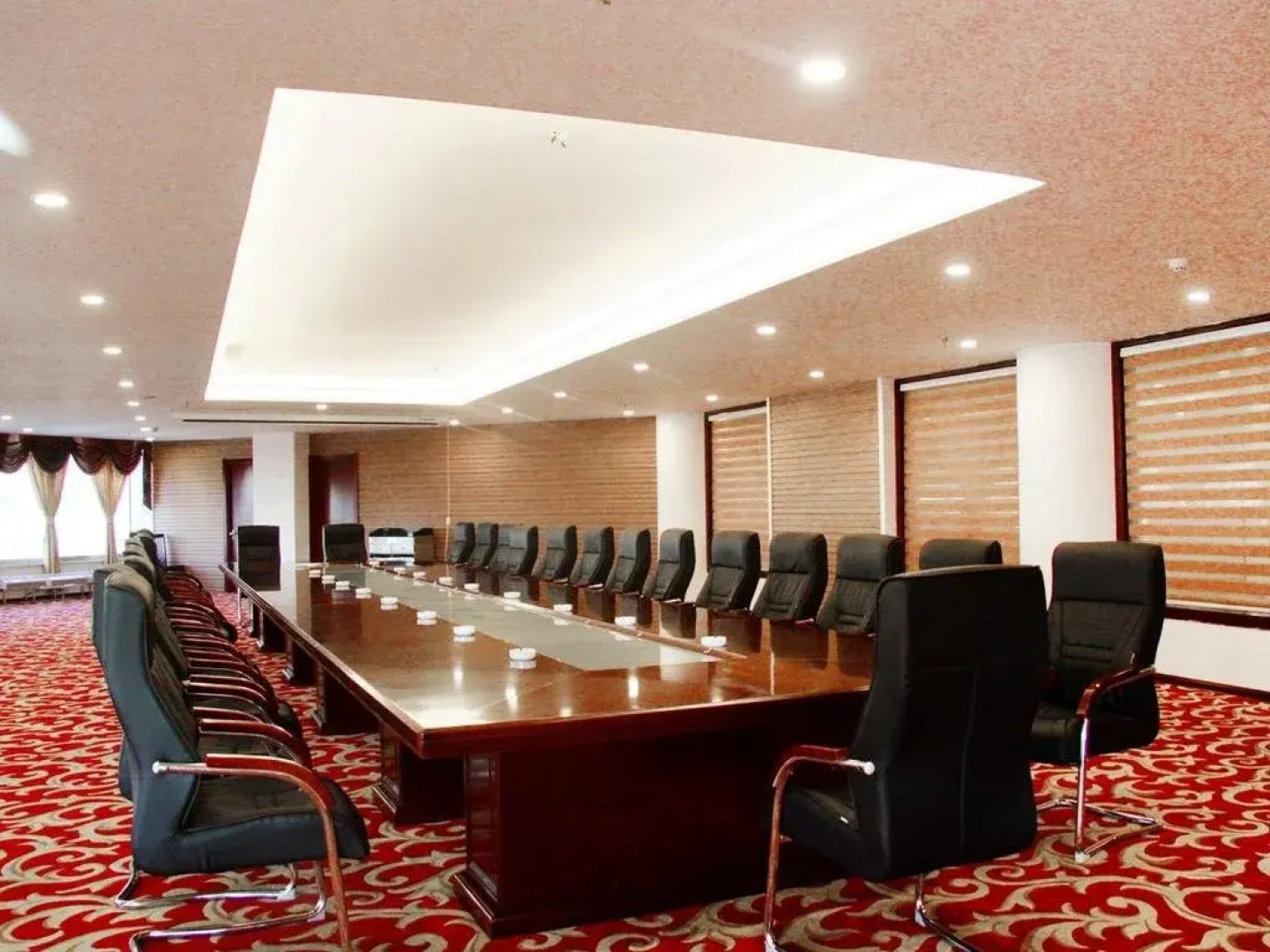 Zhongwei Grand Hotel