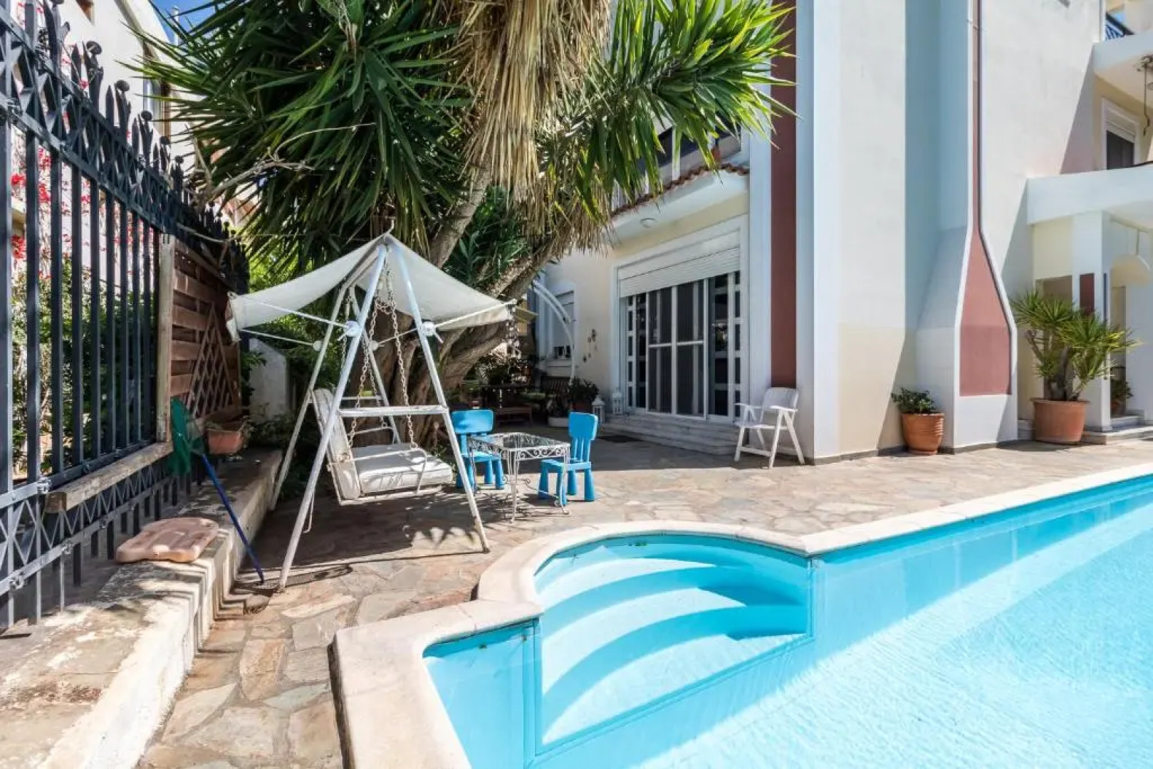 4 bdr Villa with Private Pool in Glyfada