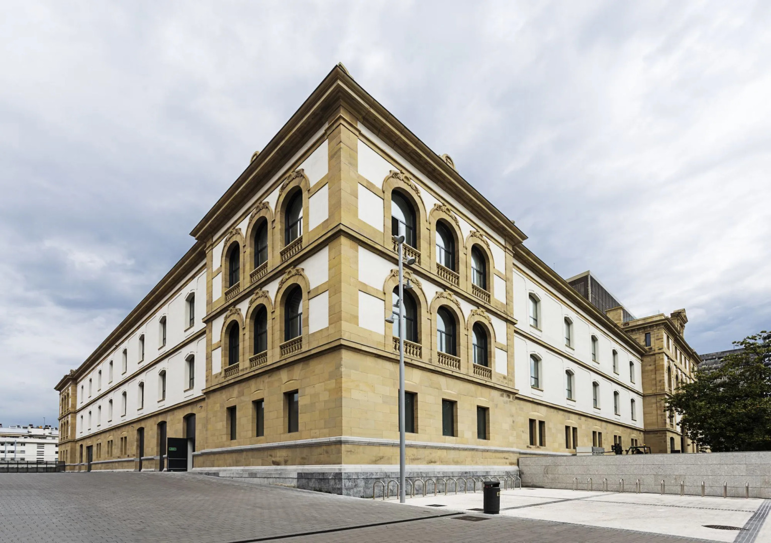 Отель One Shot Tabakalera House