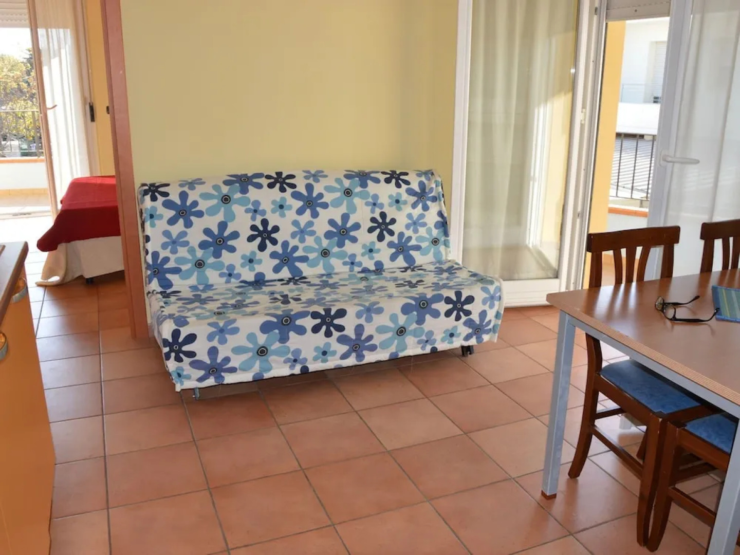 House in Residence With Swimming Pool, Near the Sea