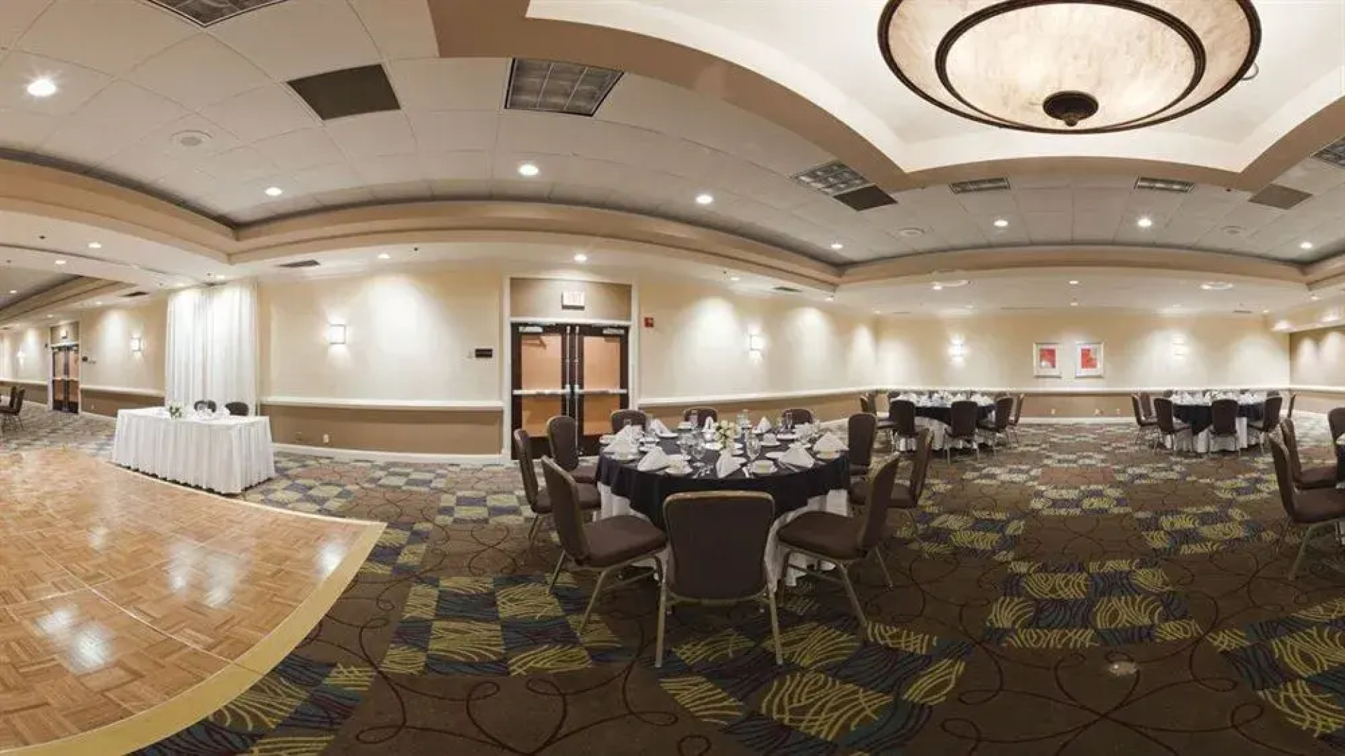 Crowne Plaza Philadelphia Bucks County