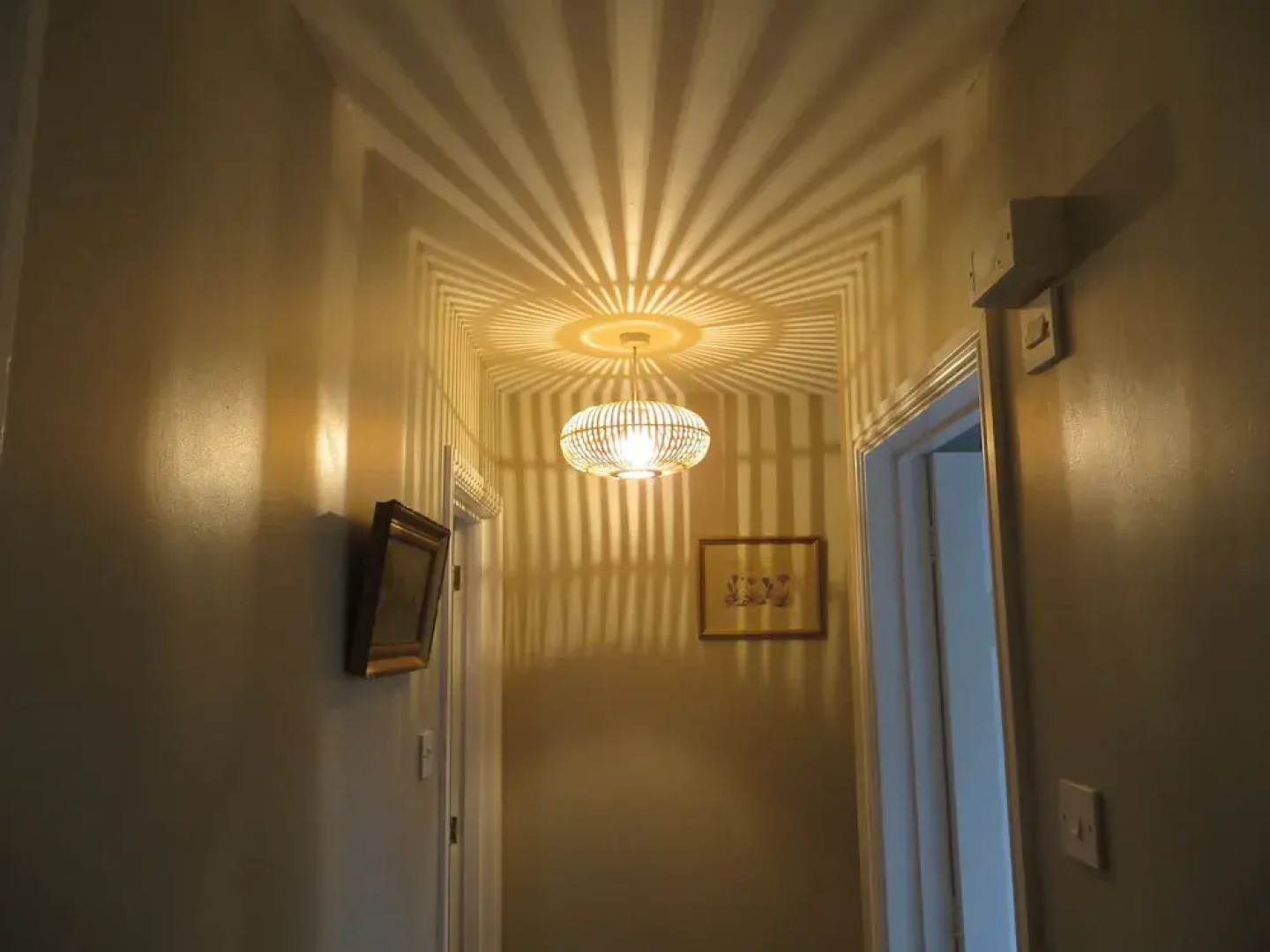 Evelyn Cottage, Charming Cottage Tucked Away