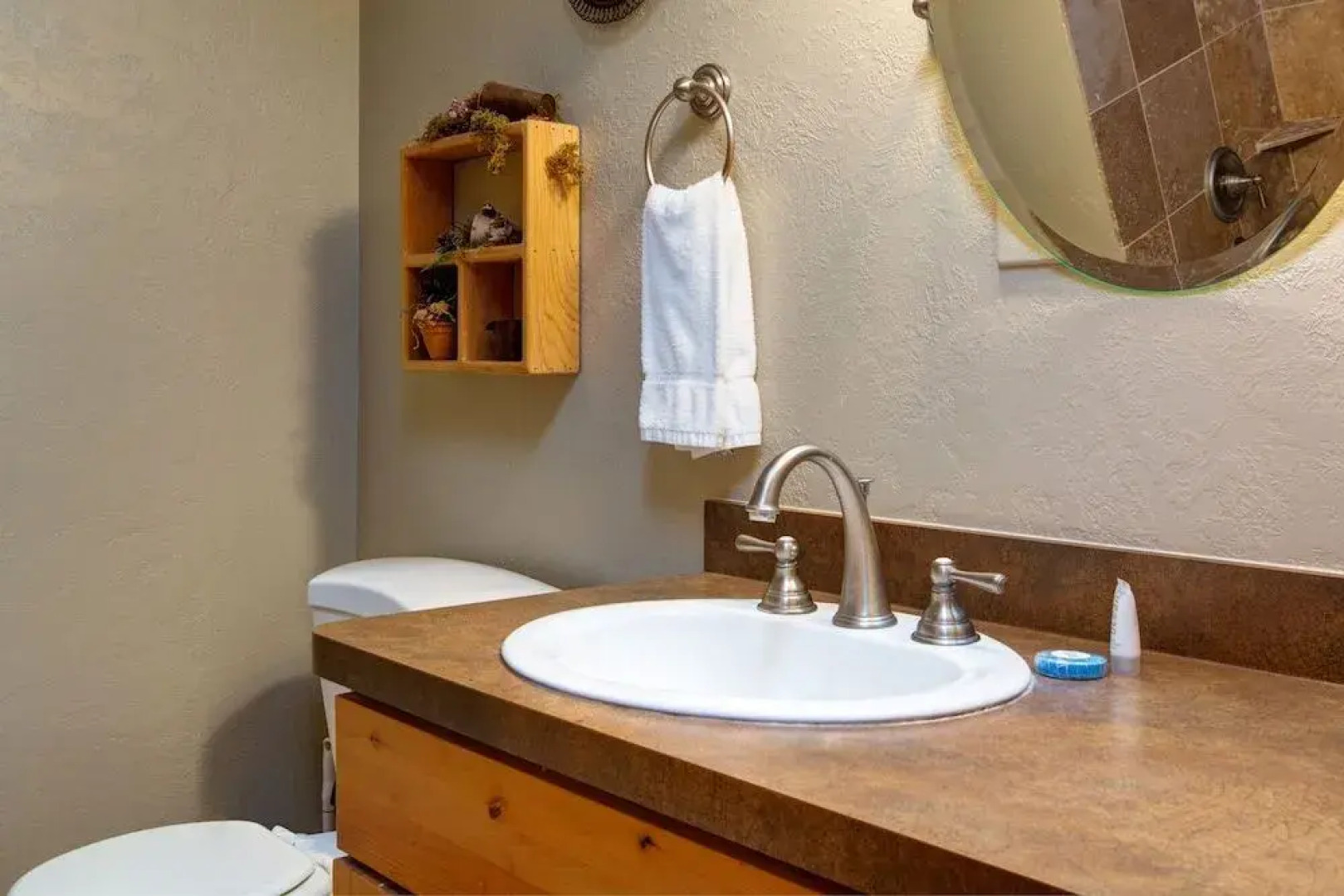 2BR Empire House Condo by RedAwning