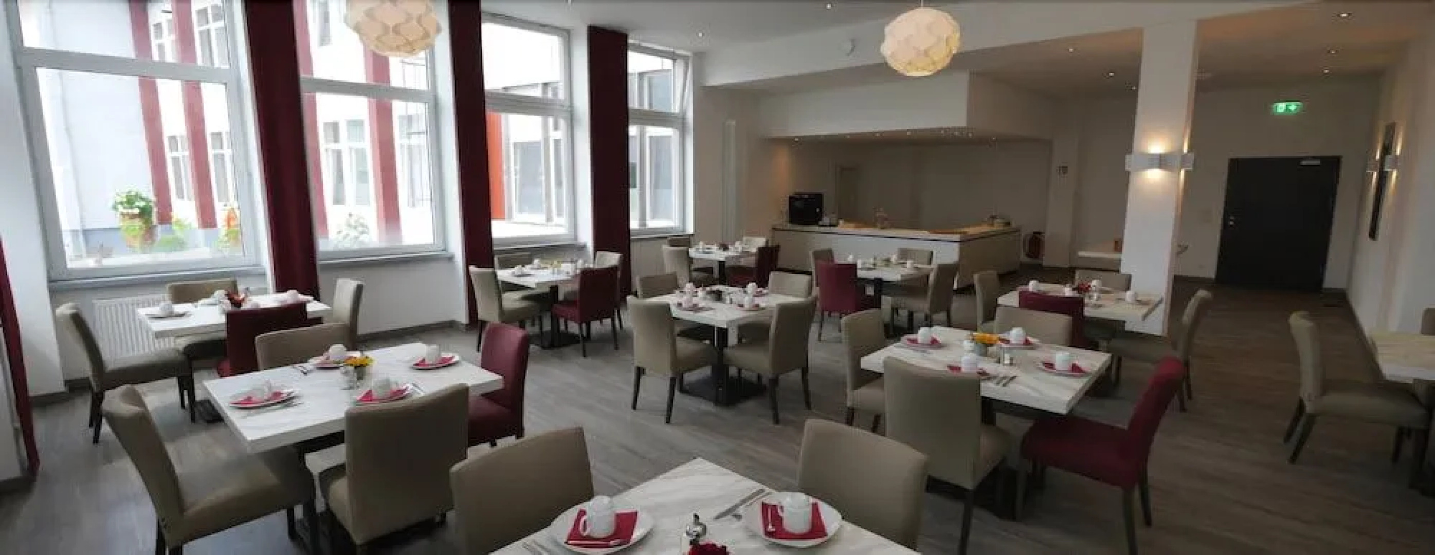 Ruhr Inn Hotel & Hostel